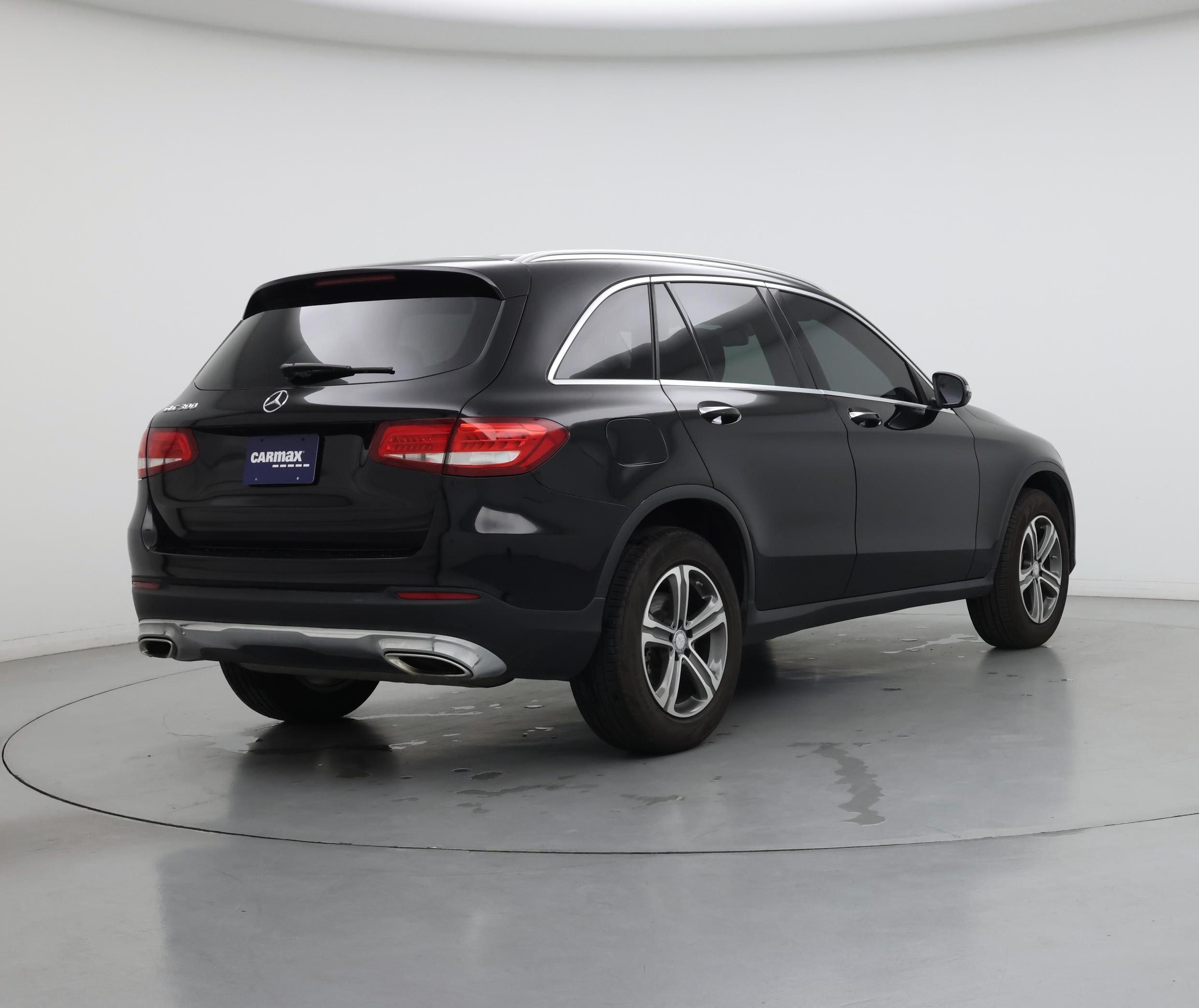 Thumbnail: 2016 Mercedes-Benz GLC - 8