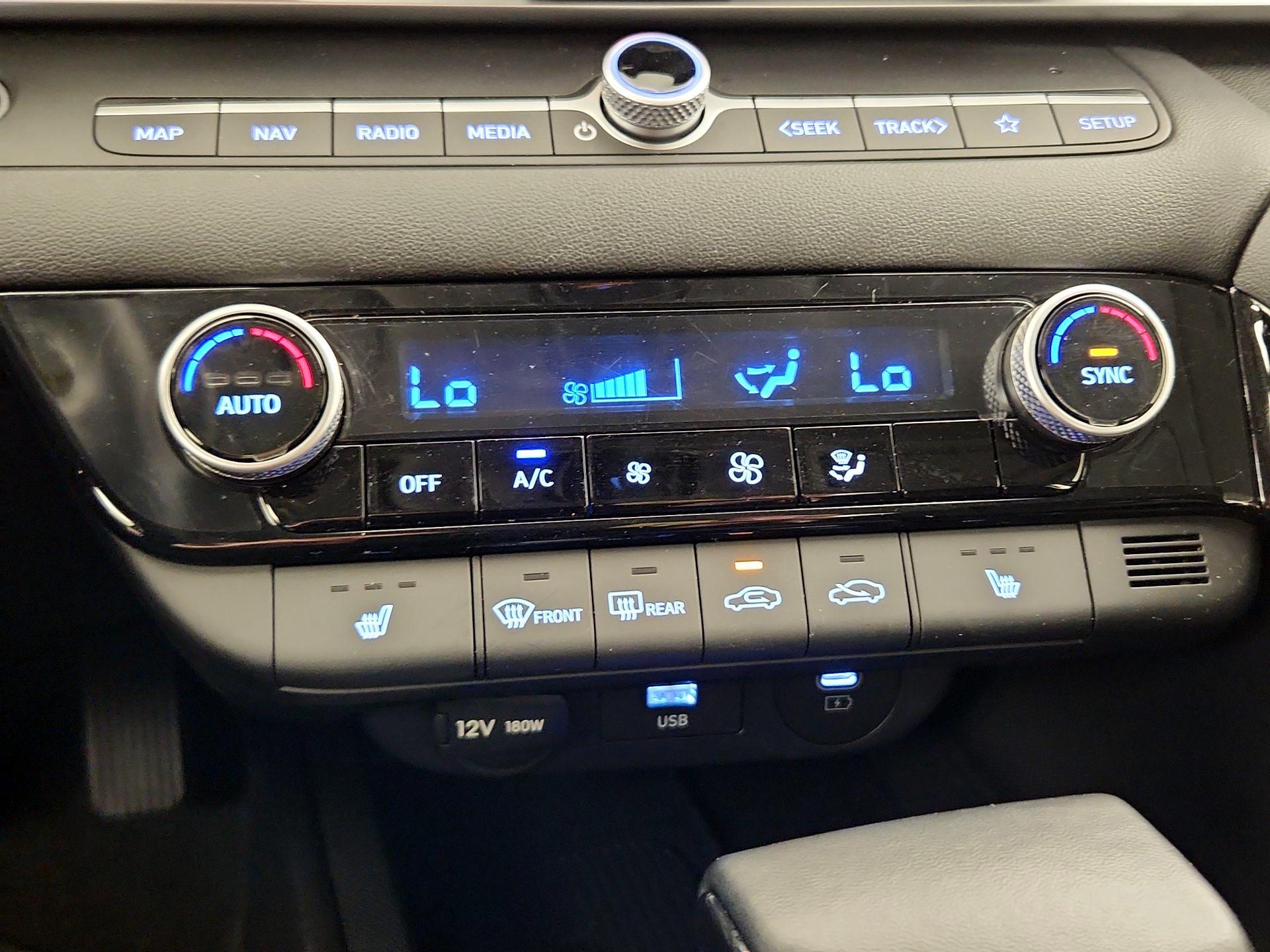 Thumbnail: 2025 Hyundai Elantra - 17