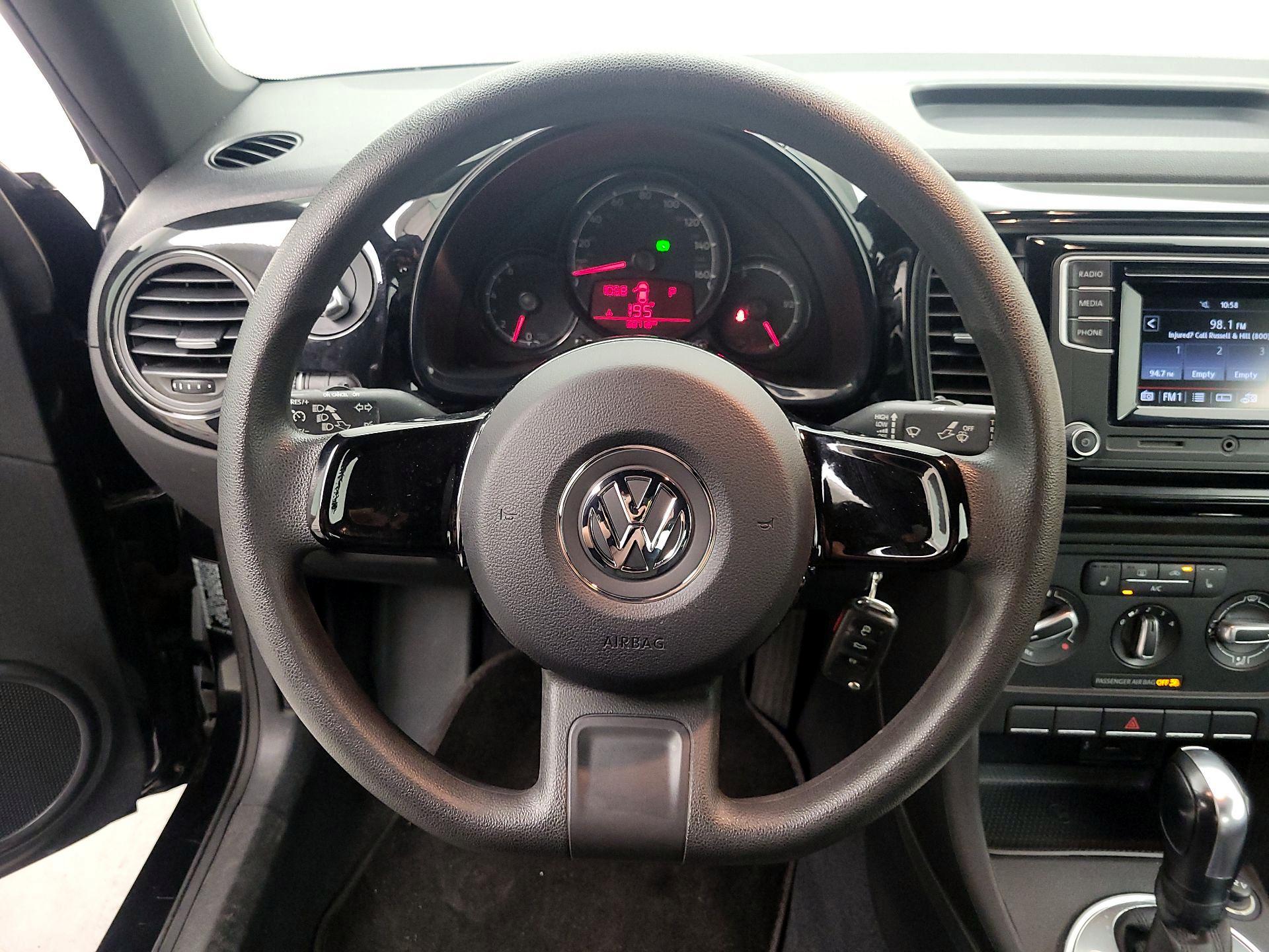 Thumbnail: 2017 Volkswagen Beetle - 10