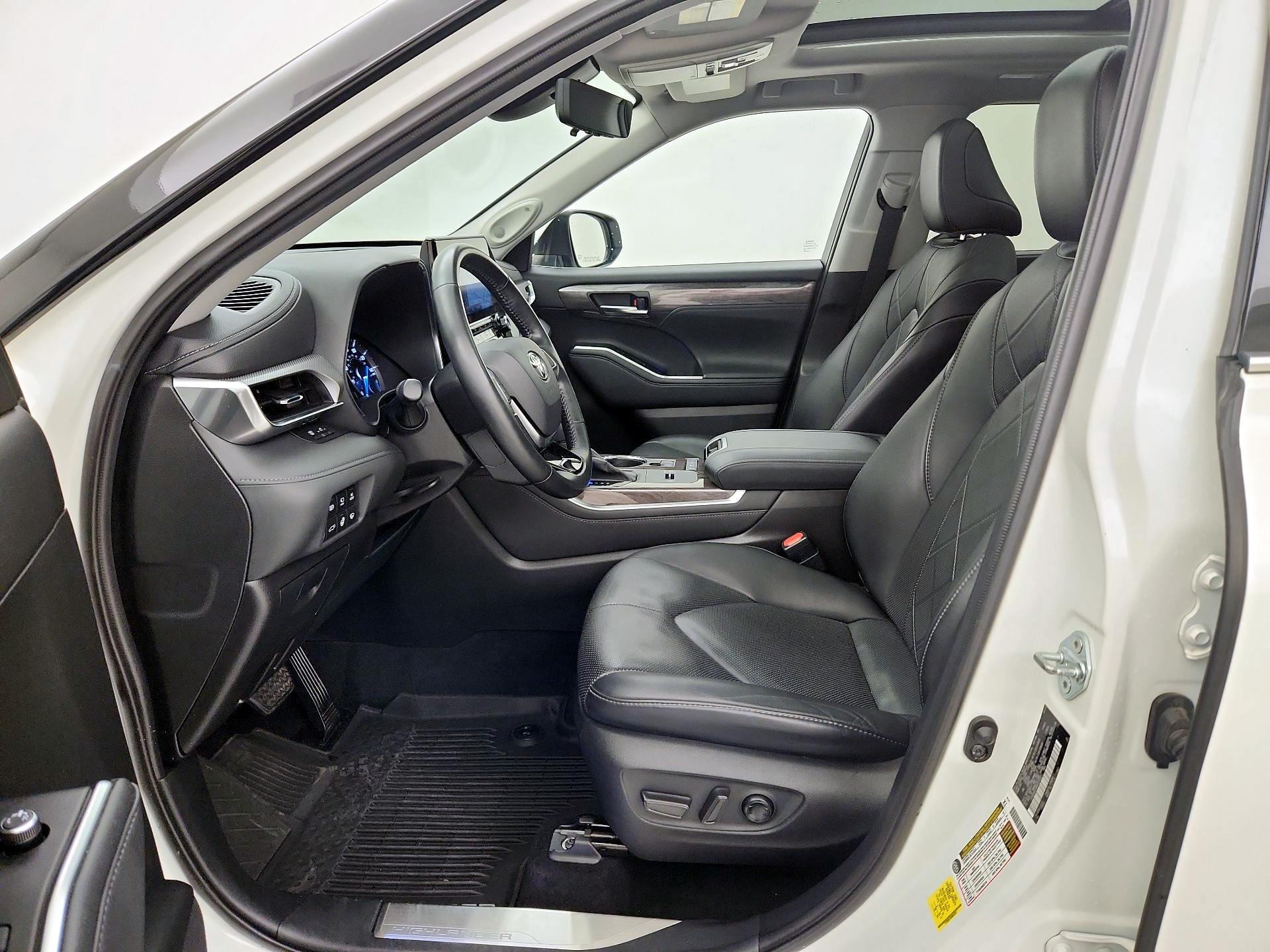 Thumbnail: 2021 Toyota Highlander - 11