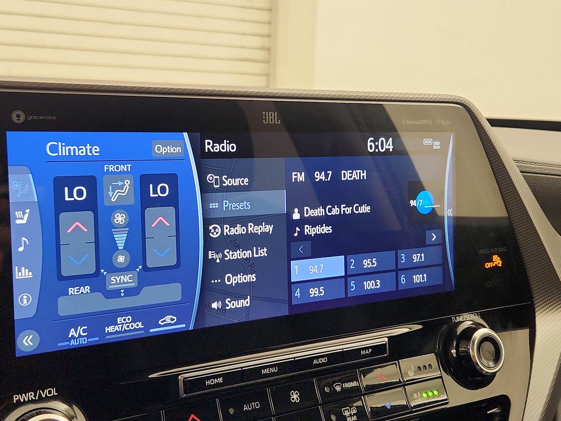 Thumbnail: 2021 Toyota Highlander - 16