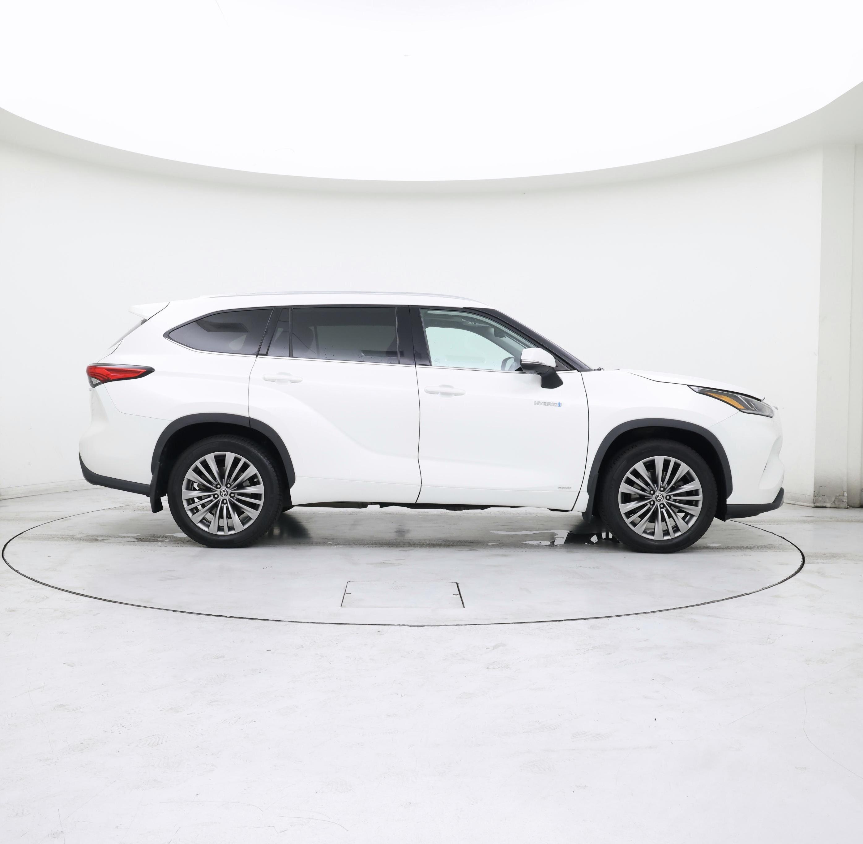 Thumbnail: 2021 Toyota Highlander - 7