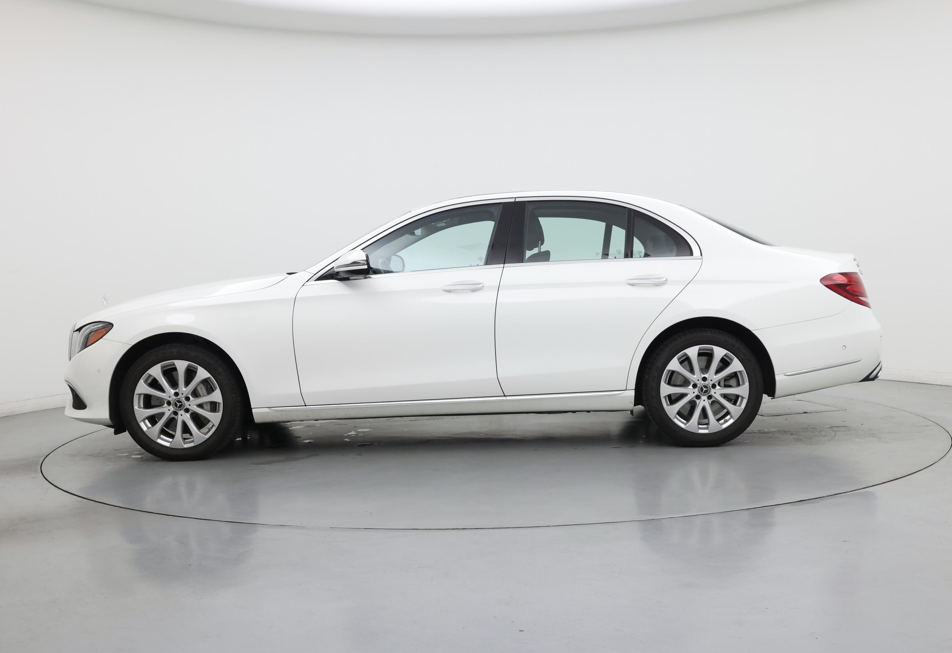 Thumbnail: 2018 Mercedes-Benz E-Class - 3