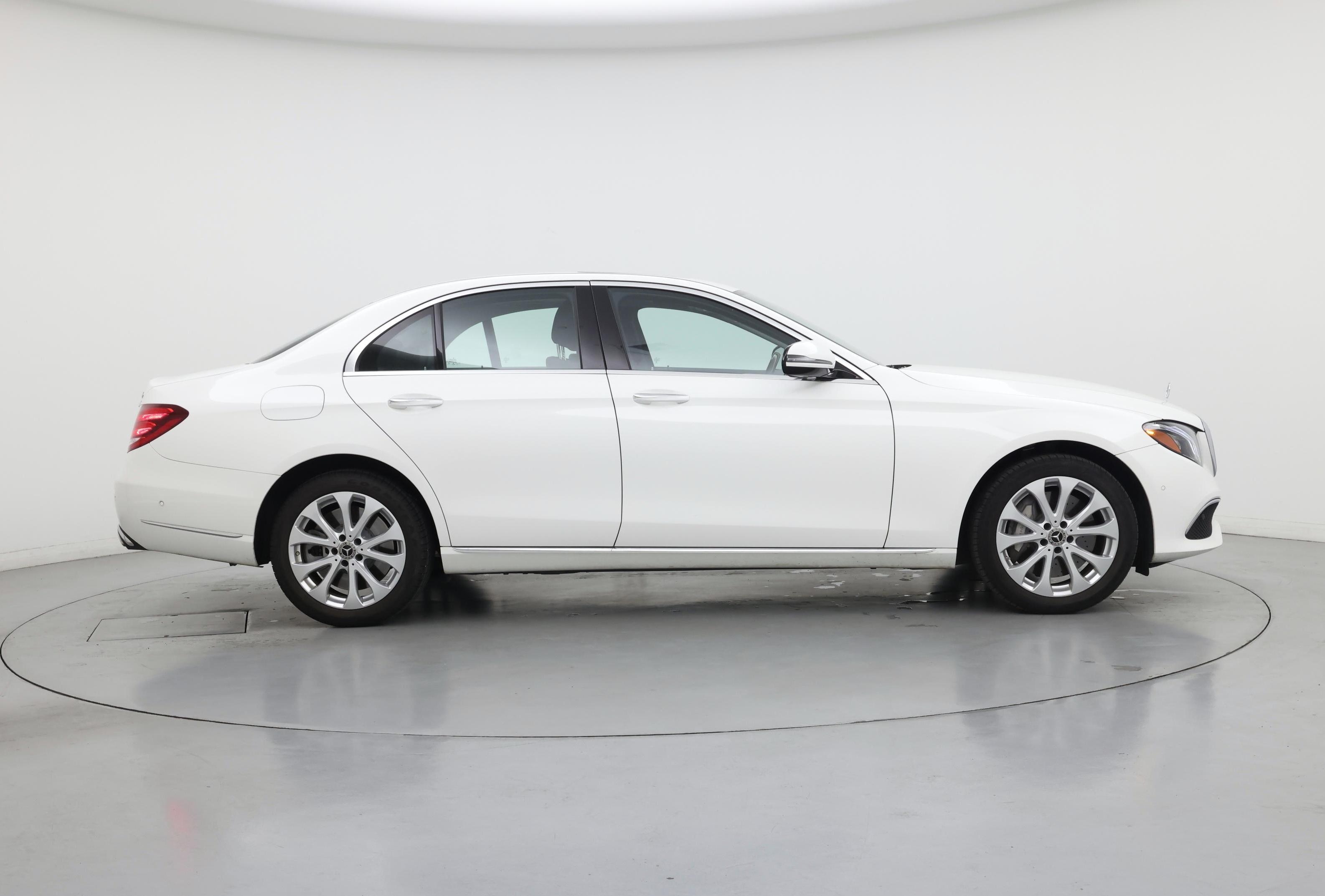 Thumbnail: 2018 Mercedes-Benz E-Class - 7