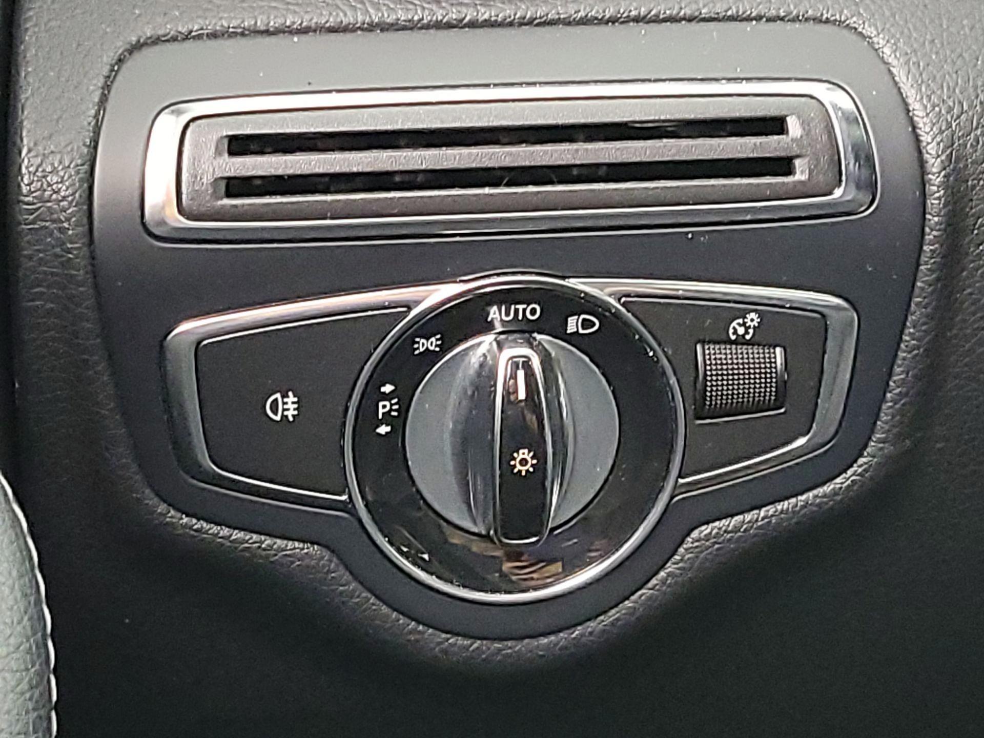 Thumbnail: 2015 Mercedes-Benz C-Class - 13