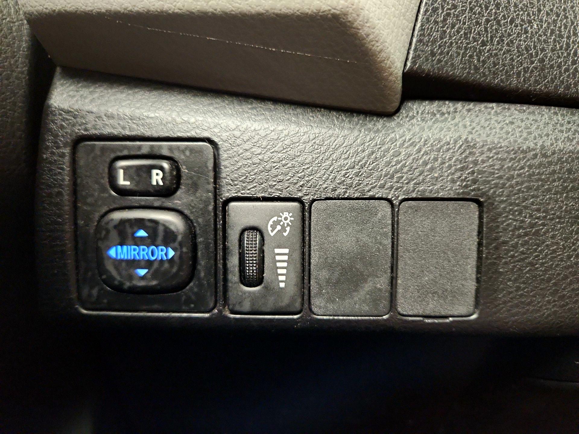 Thumbnail: 2014 Toyota Corolla - 13