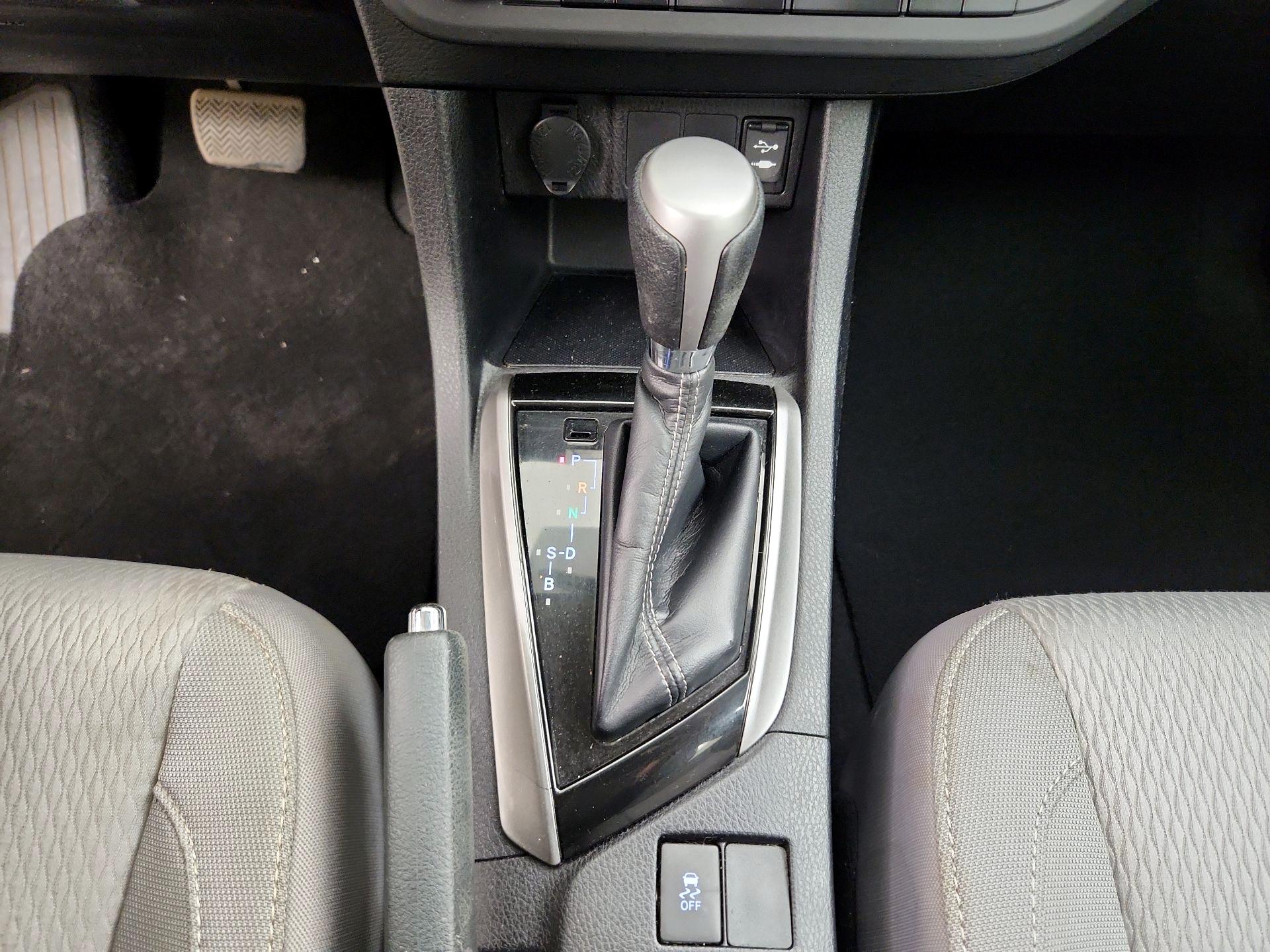 Thumbnail: 2014 Toyota Corolla - 17