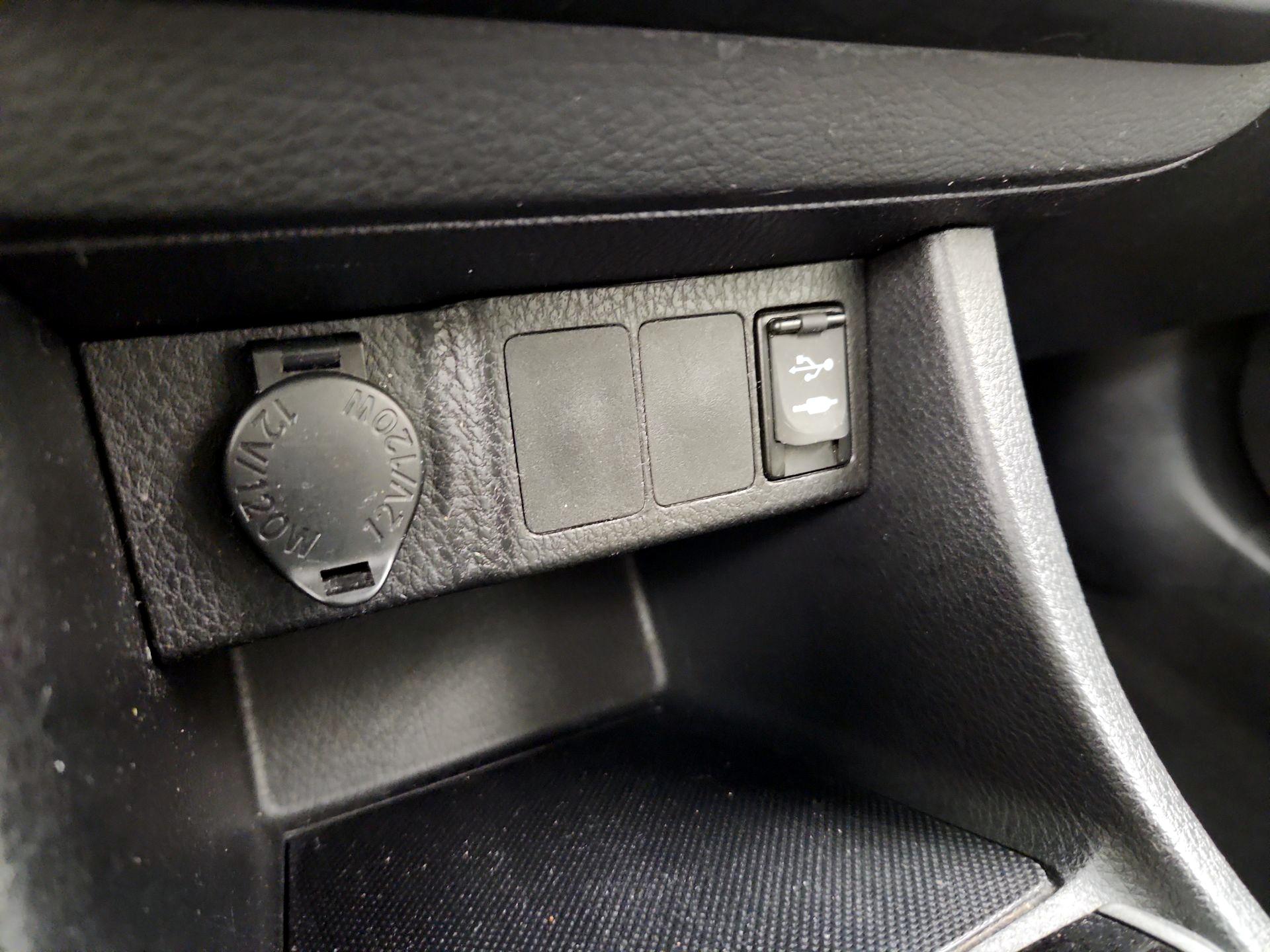 Thumbnail: 2014 Toyota Corolla - 18