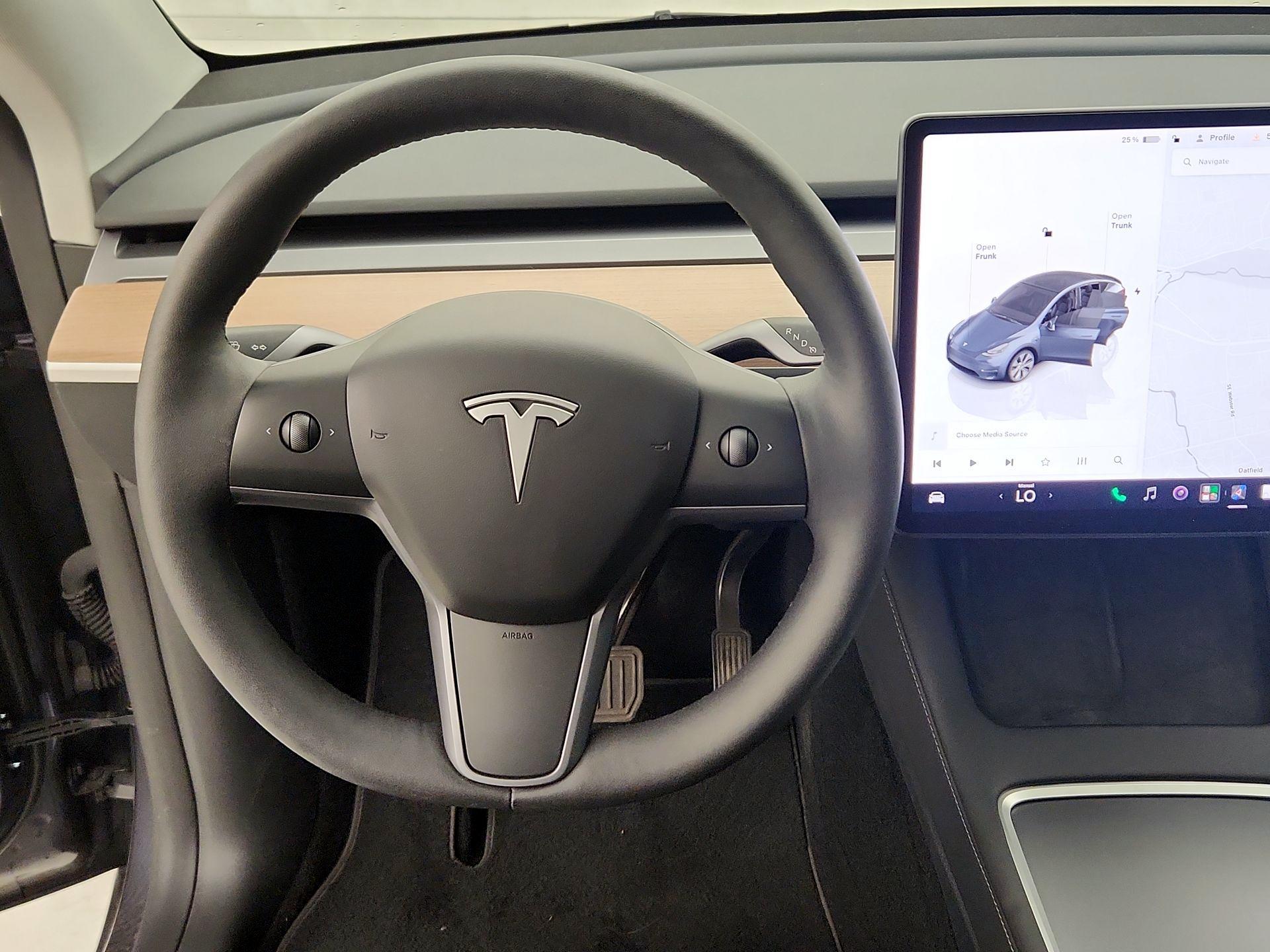 Thumbnail: 2023 Tesla Model Y - 10