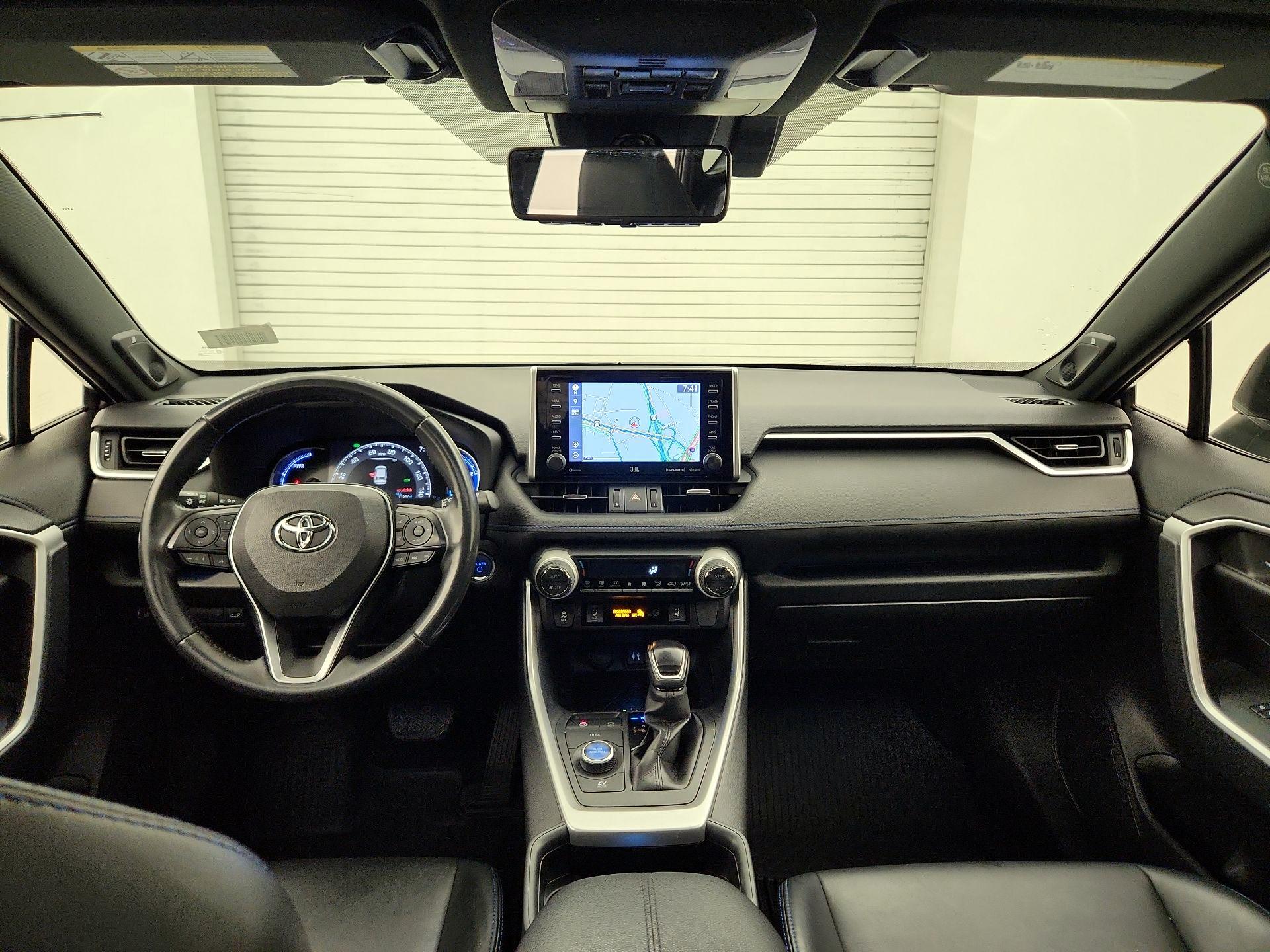 Thumbnail: 2019 Toyota RAV4 - 9