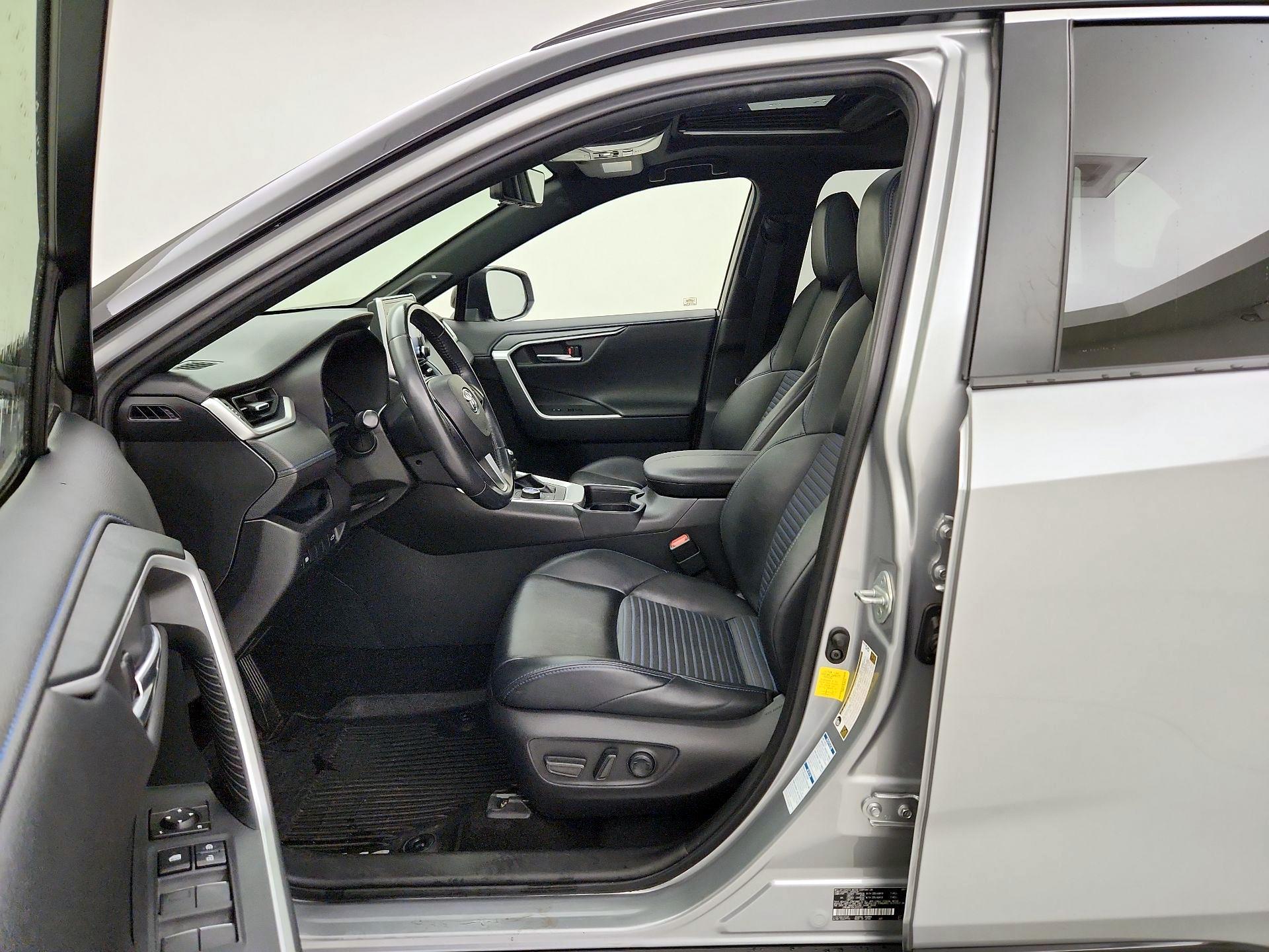 Thumbnail: 2019 Toyota RAV4 - 11