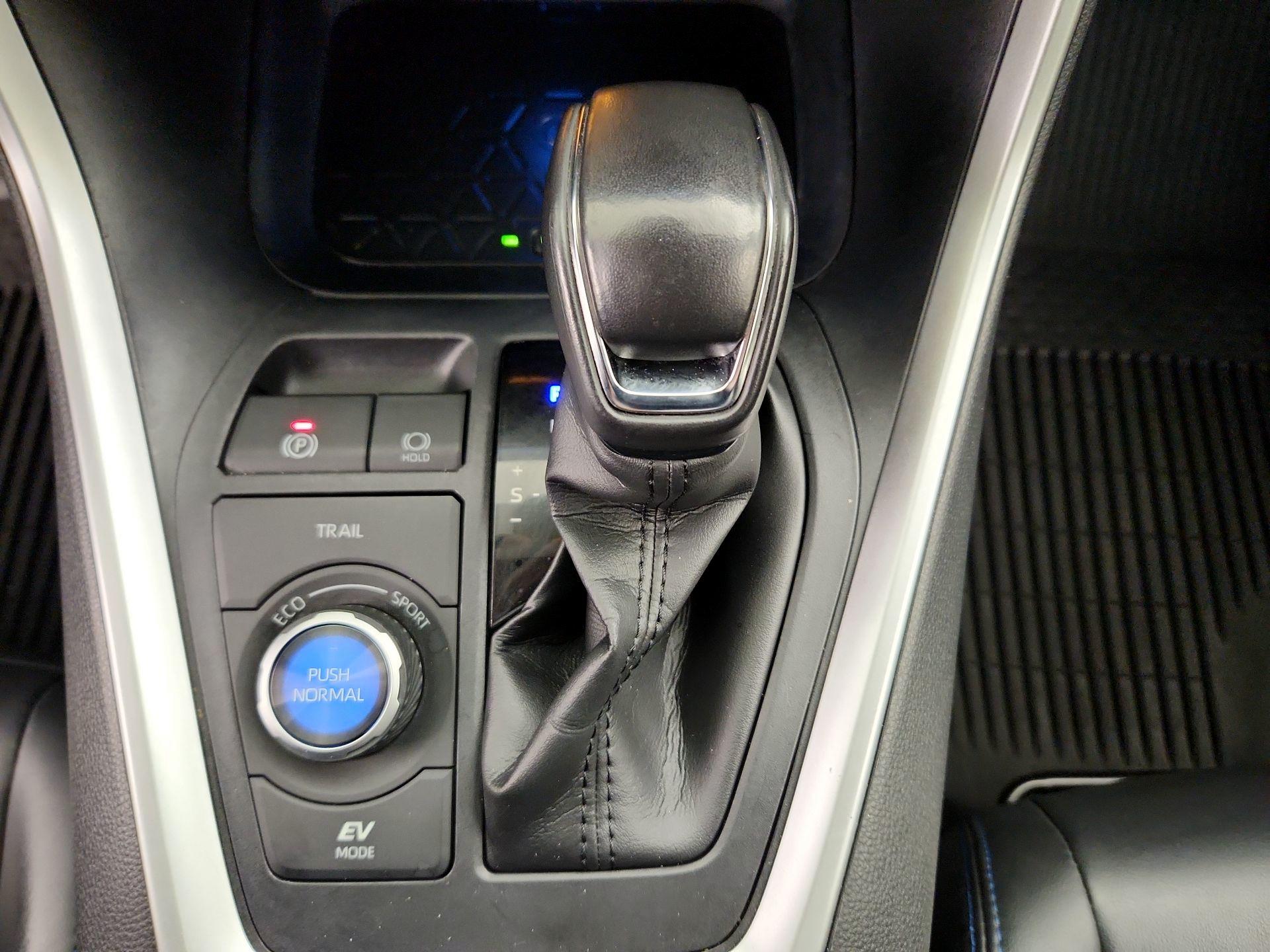 Thumbnail: 2019 Toyota RAV4 - 18
