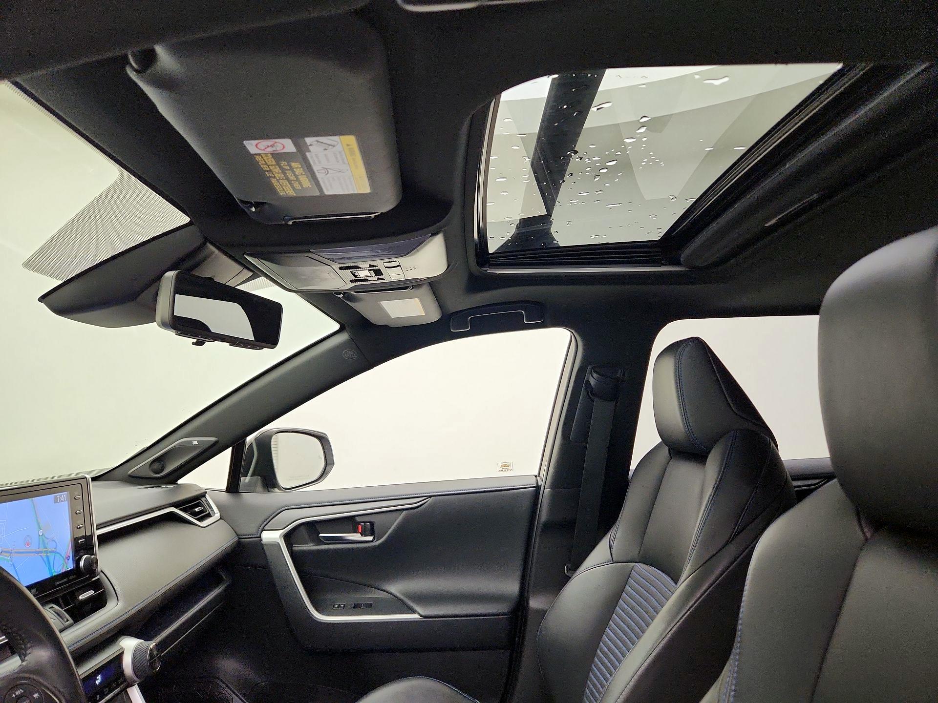 Thumbnail: 2019 Toyota RAV4 - 20
