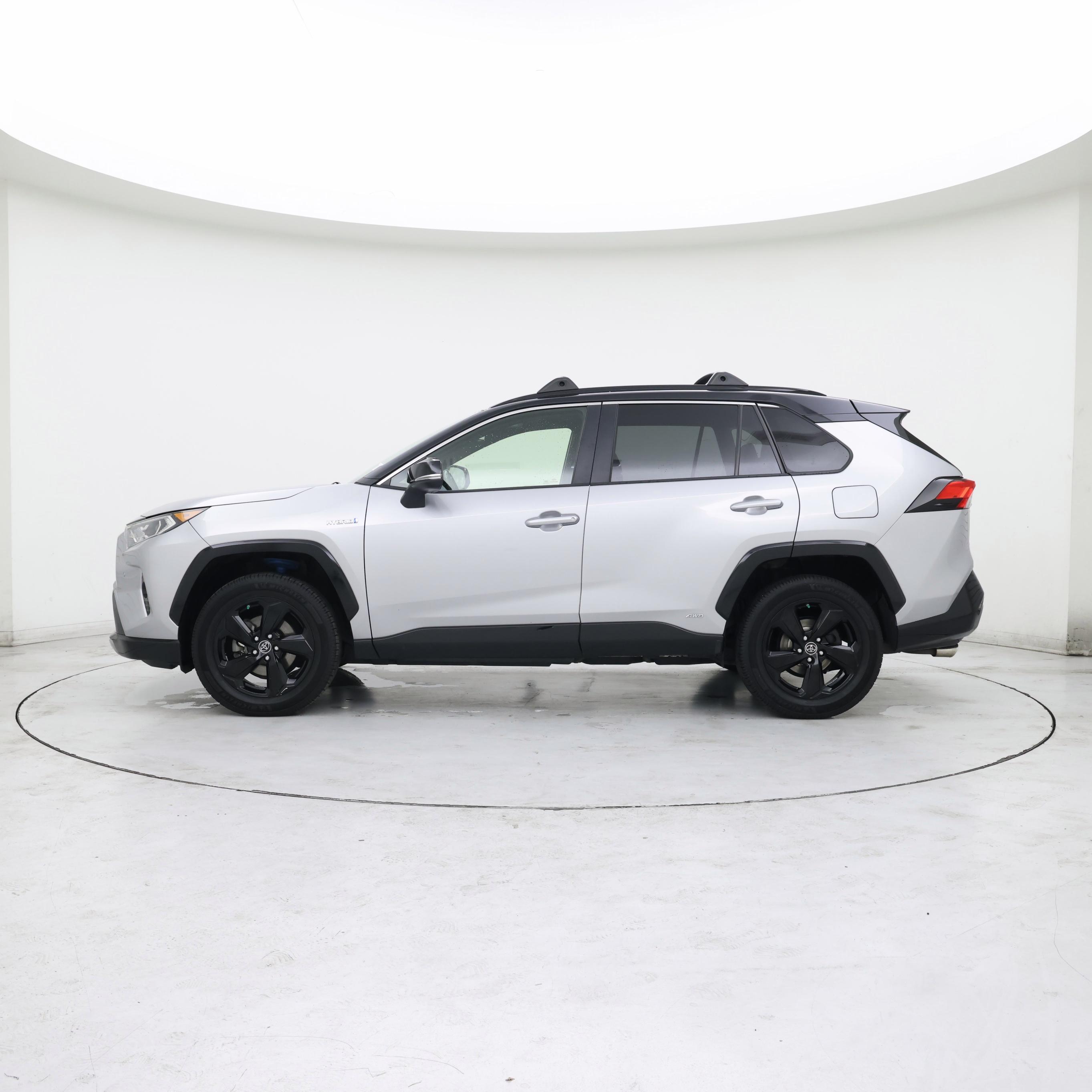 Thumbnail: 2019 Toyota RAV4 - 3
