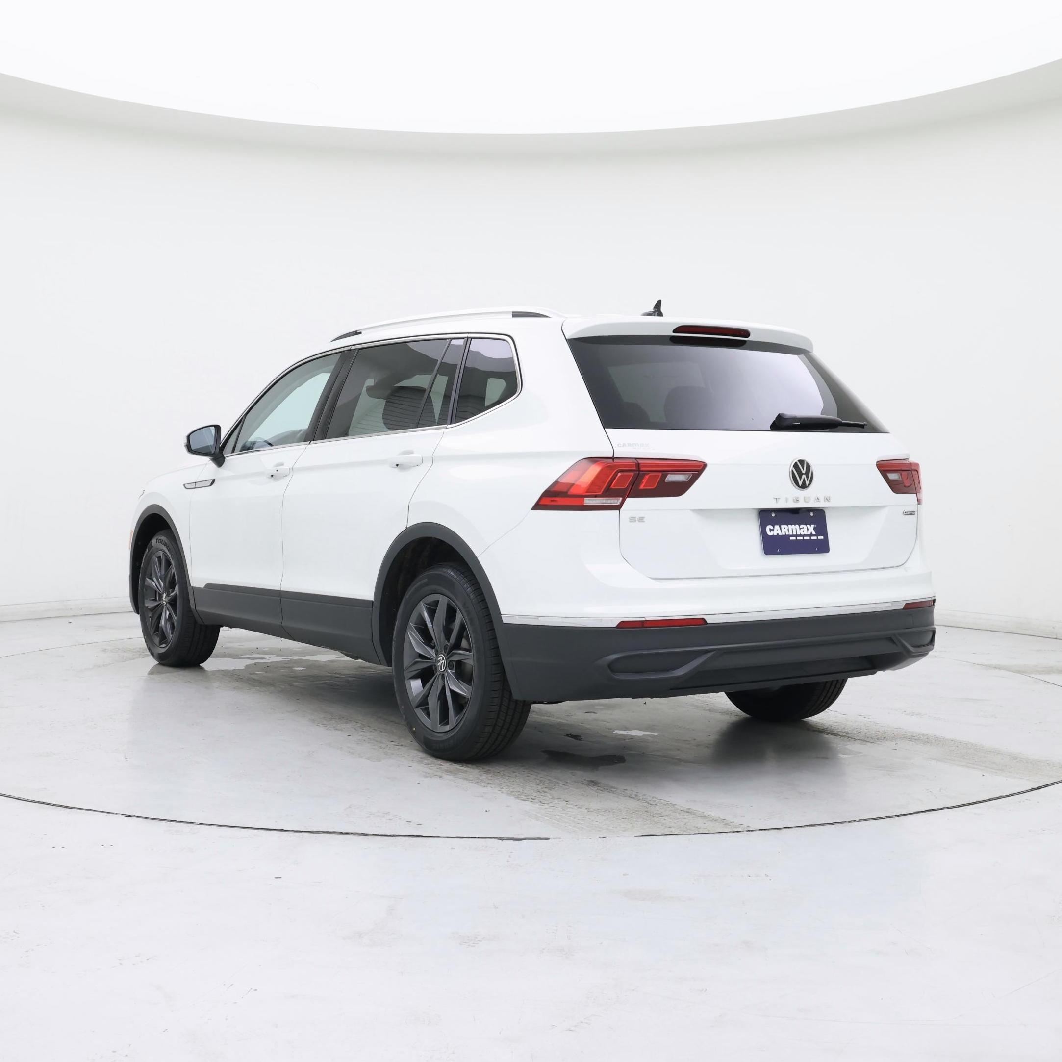 Thumbnail: 2022 Volkswagen Tiguan - 2