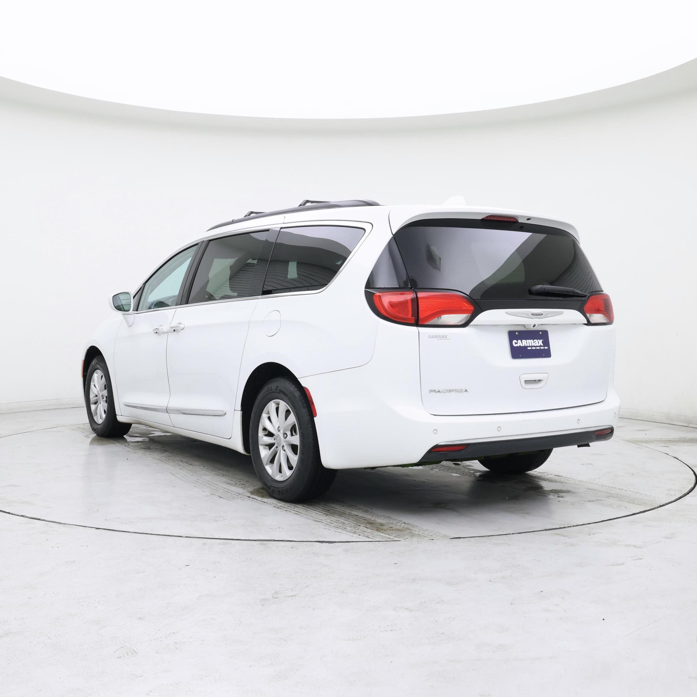 Thumbnail: 2017 Chrysler Pacifica - 2