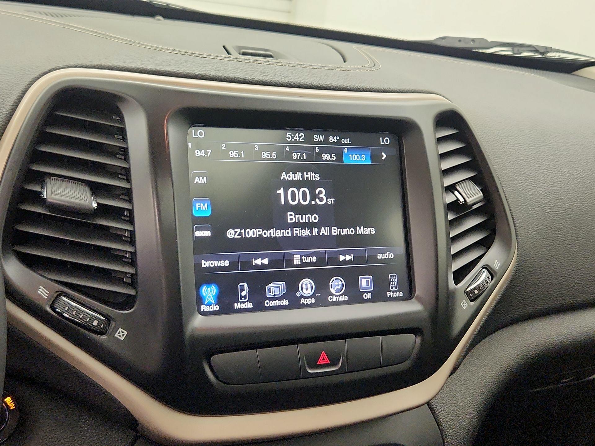 Thumbnail: 2015 Jeep Cherokee - 15