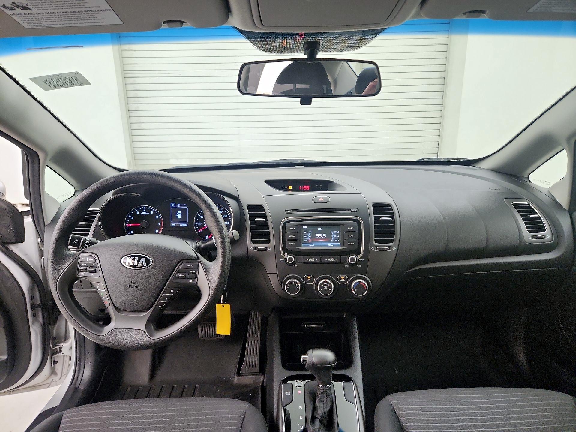 Thumbnail: 2017 Kia Forte - 9