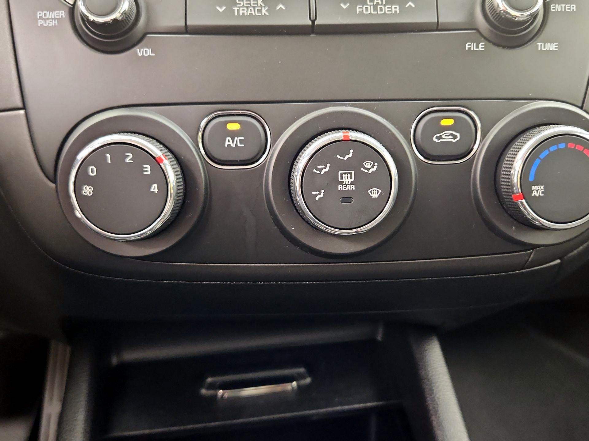 Thumbnail: 2017 Kia Forte - 16