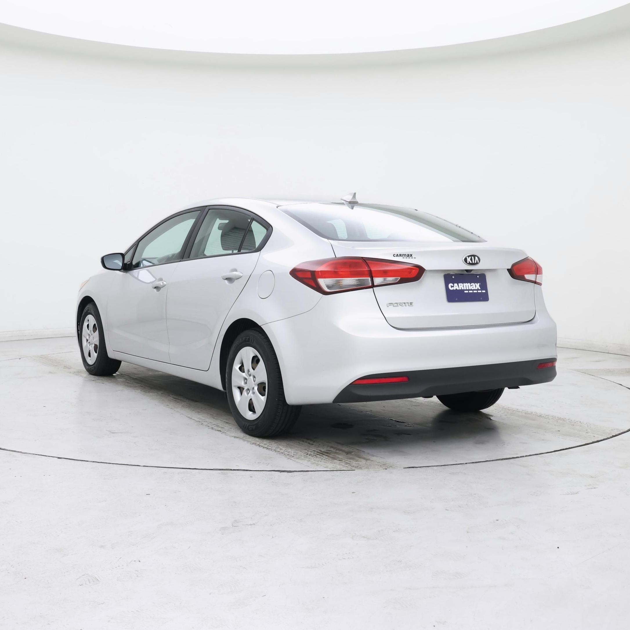 Thumbnail: 2017 Kia Forte - 2