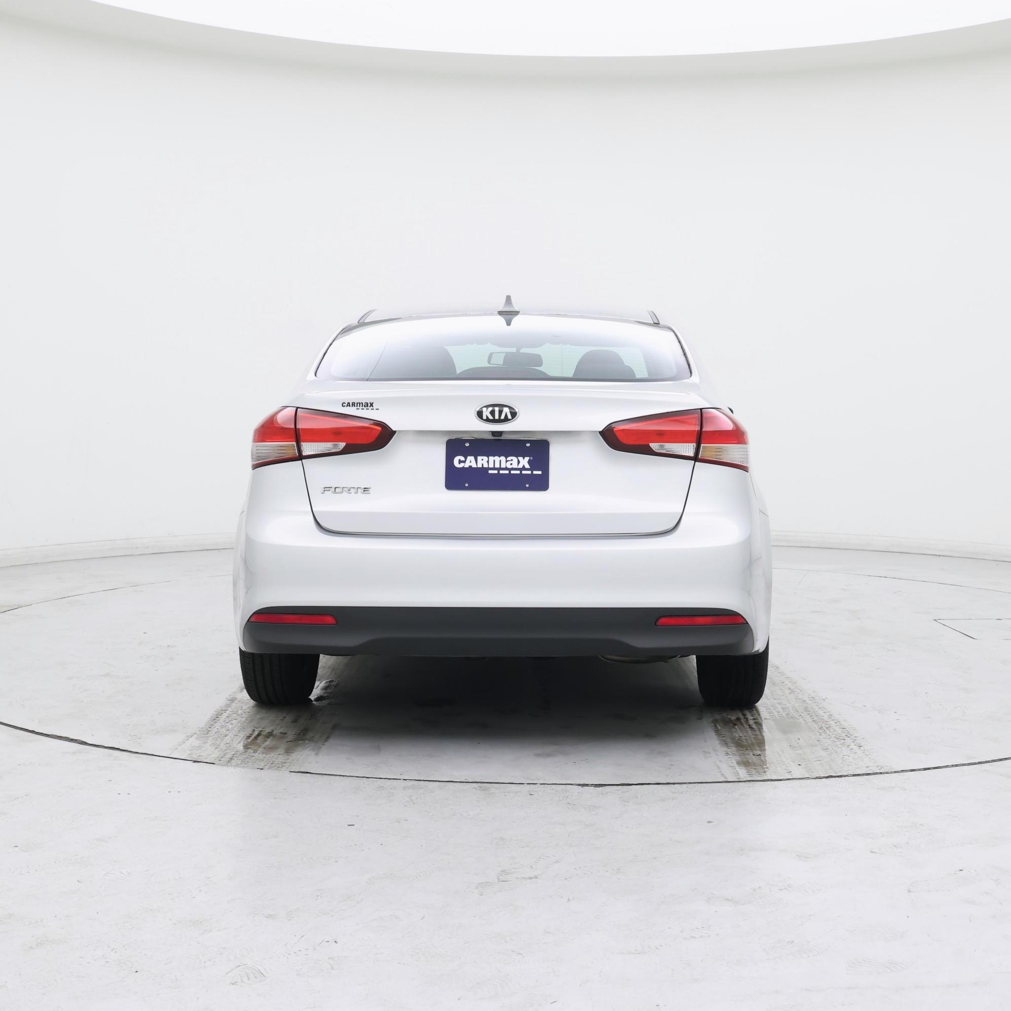 Thumbnail: 2017 Kia Forte - 6