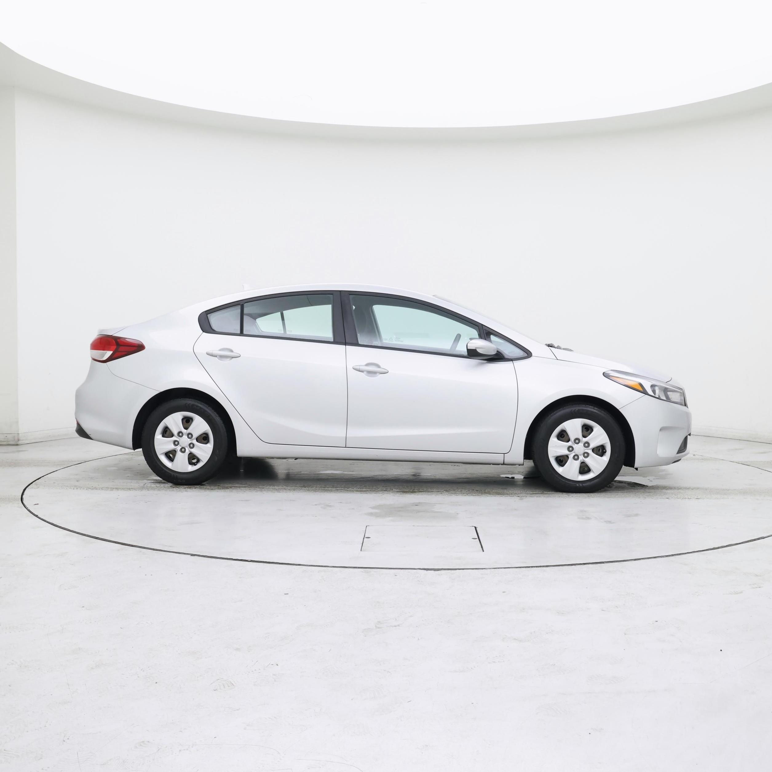 Thumbnail: 2017 Kia Forte - 7