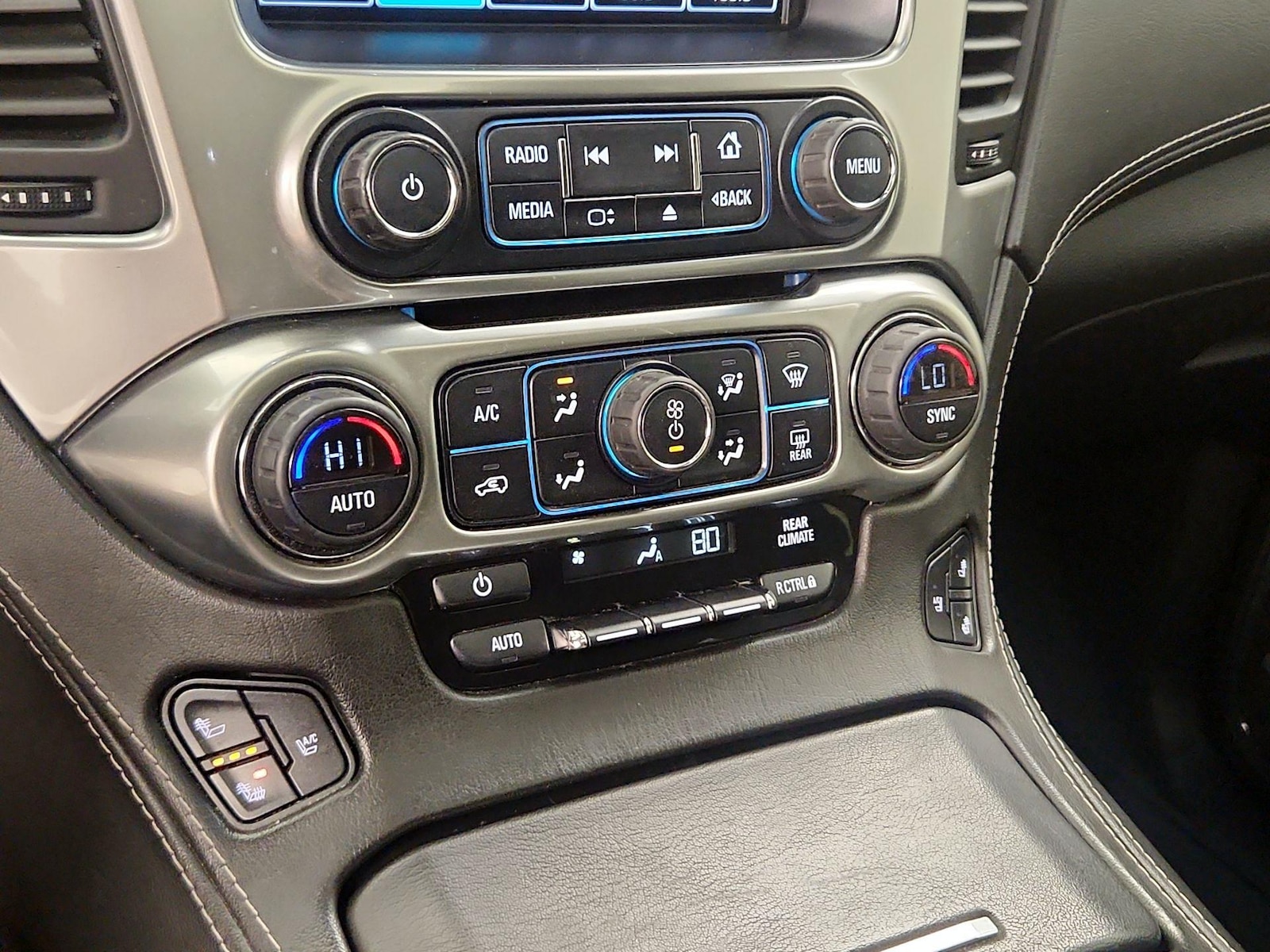 2015 Chevrolet Tahoe LTZ - Photo 18