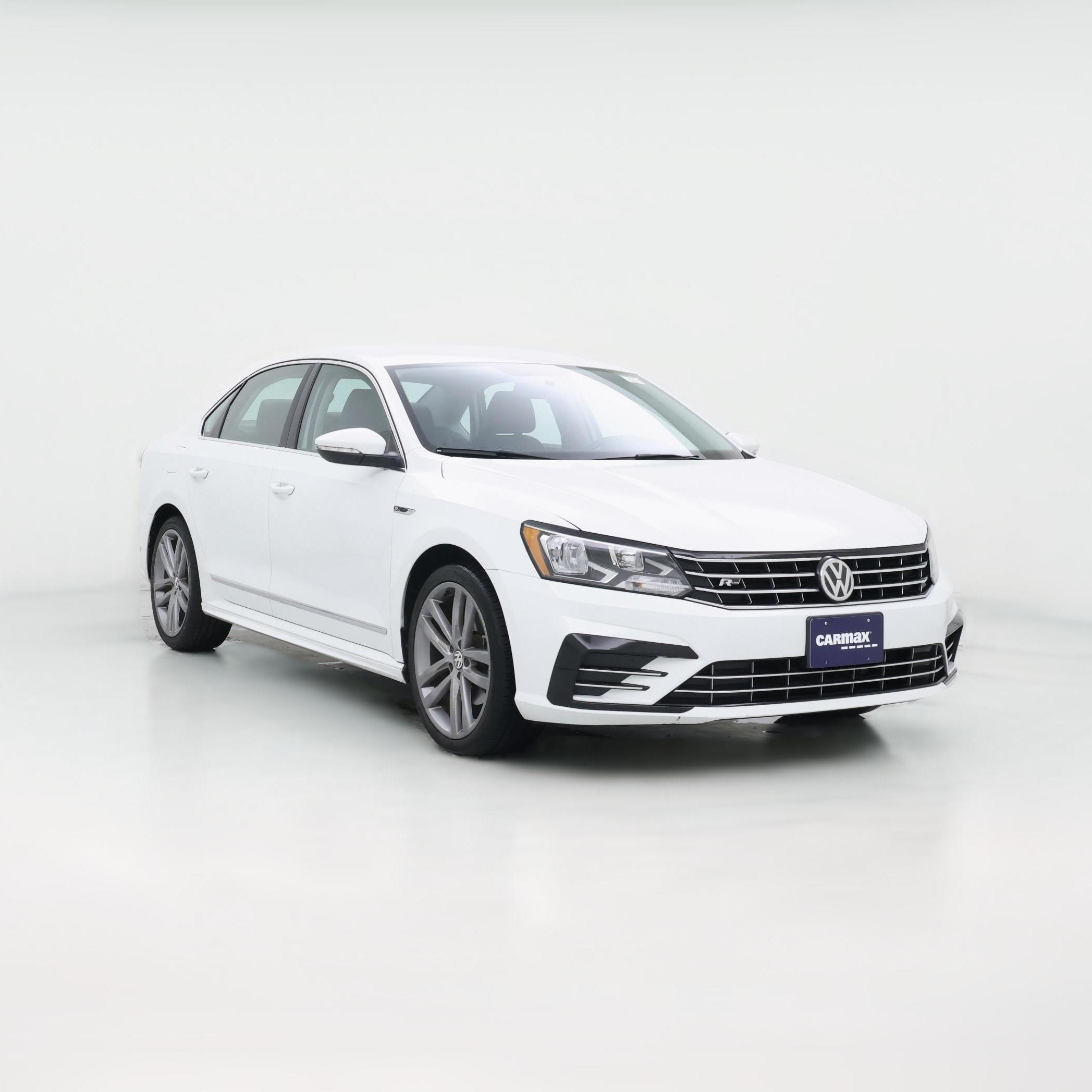 Thumbnail: 2017 Volkswagen Passat - 1
