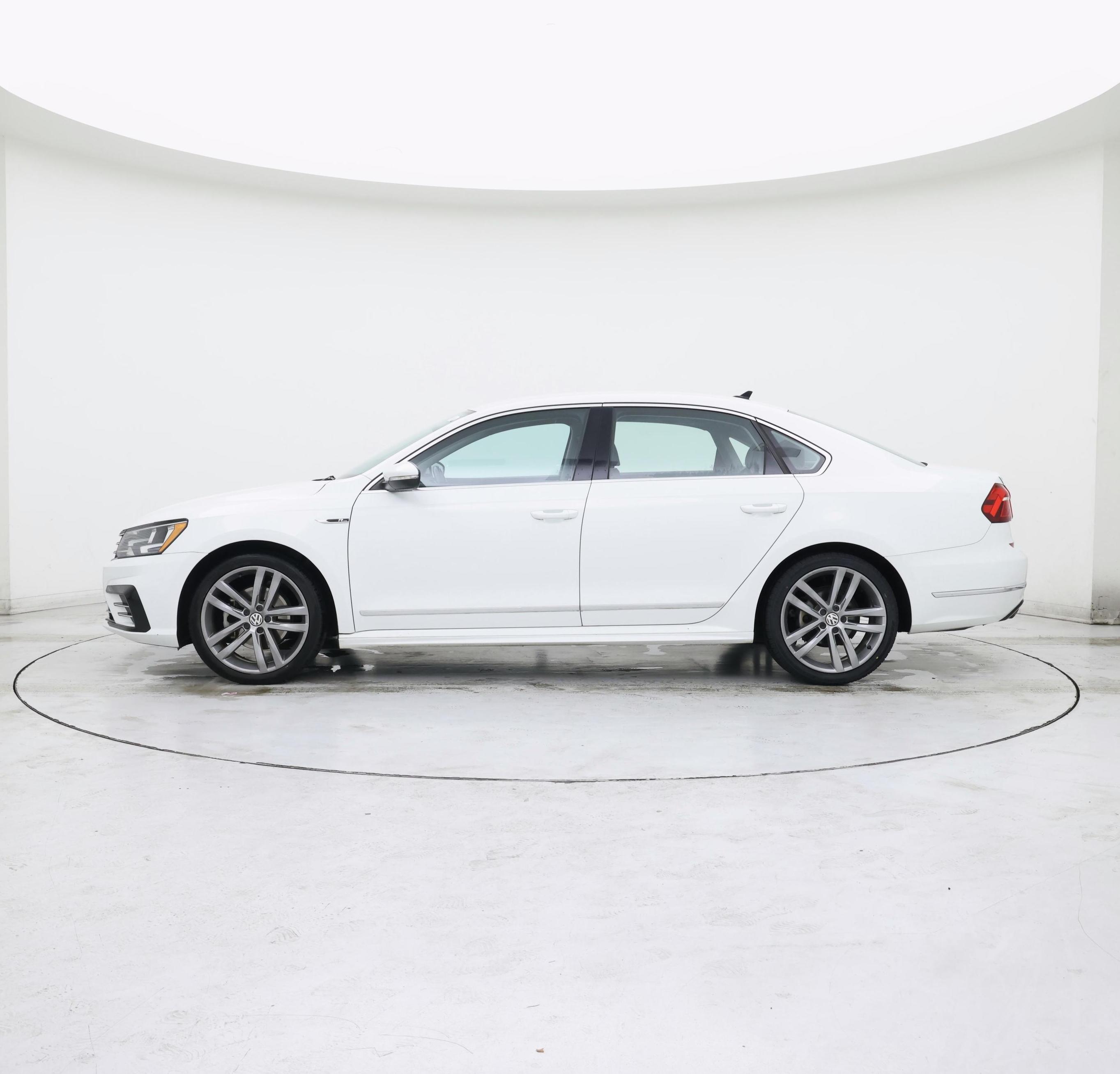 Thumbnail: 2017 Volkswagen Passat - 3