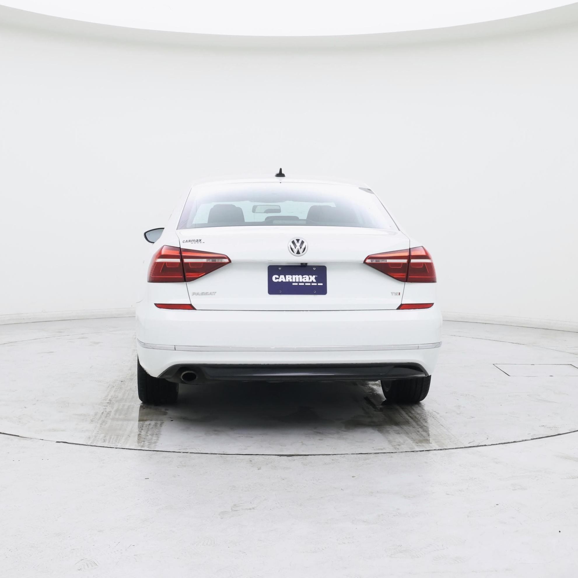 Thumbnail: 2017 Volkswagen Passat - 6