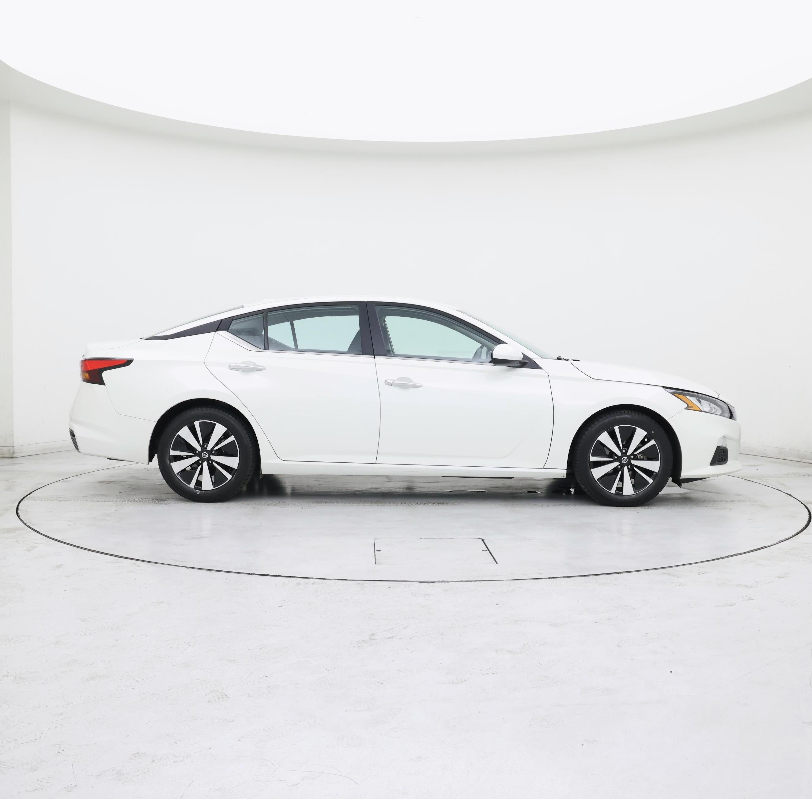 Thumbnail: 2022 Nissan Altima - 7