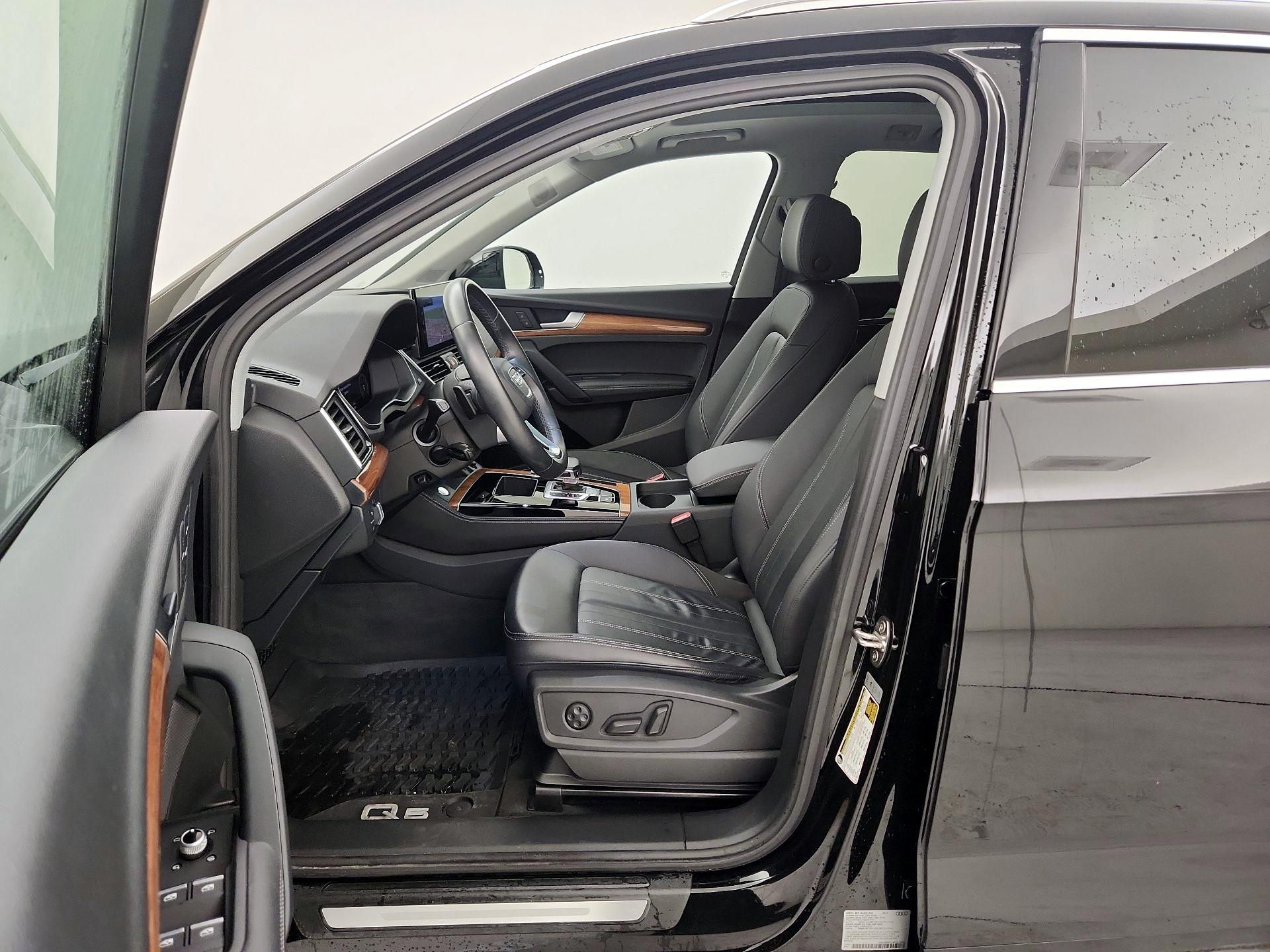 Thumbnail: 2023 Audi Q5 - 11