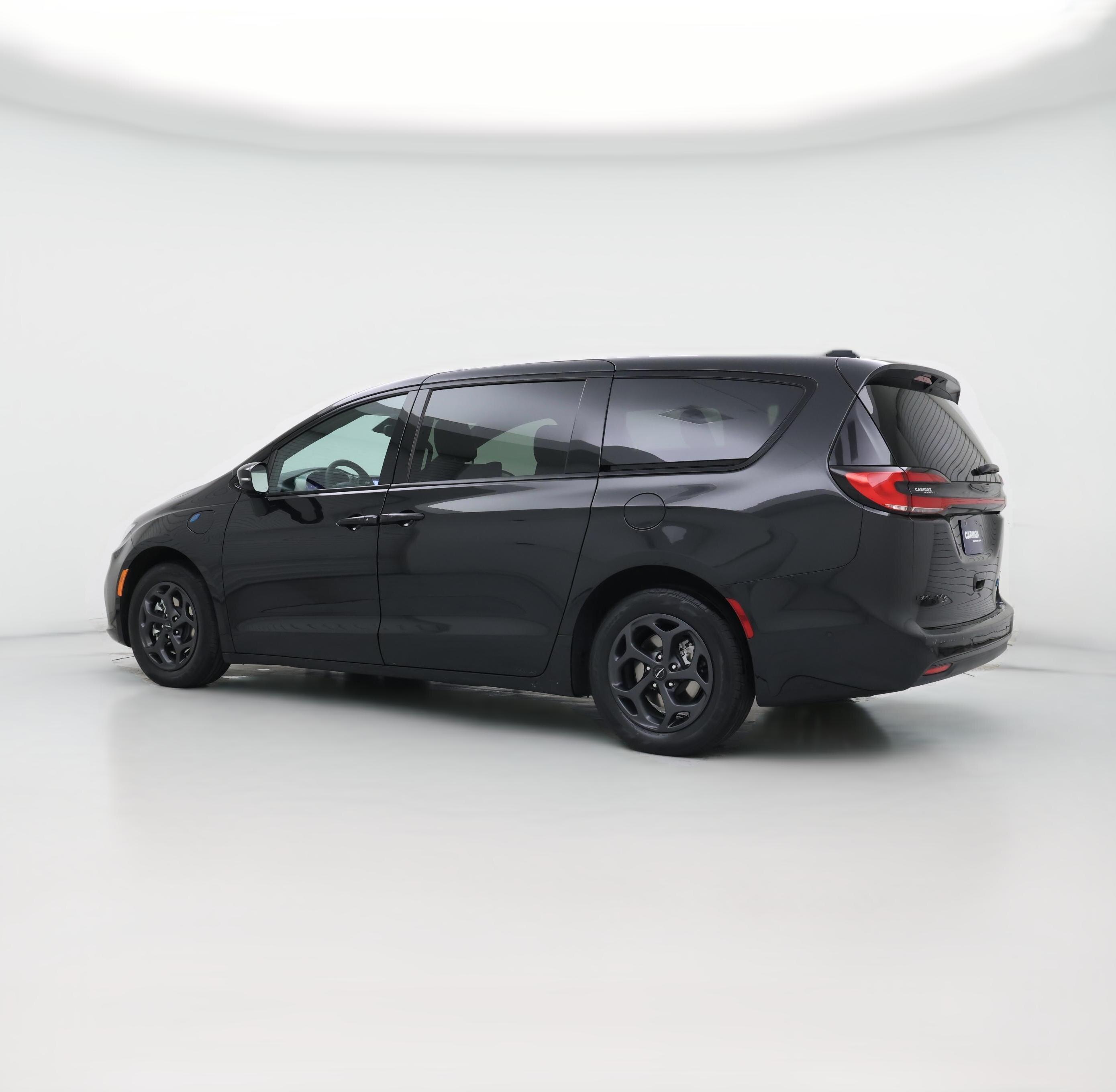 Thumbnail: 2023 Chrysler Pacifica - 1