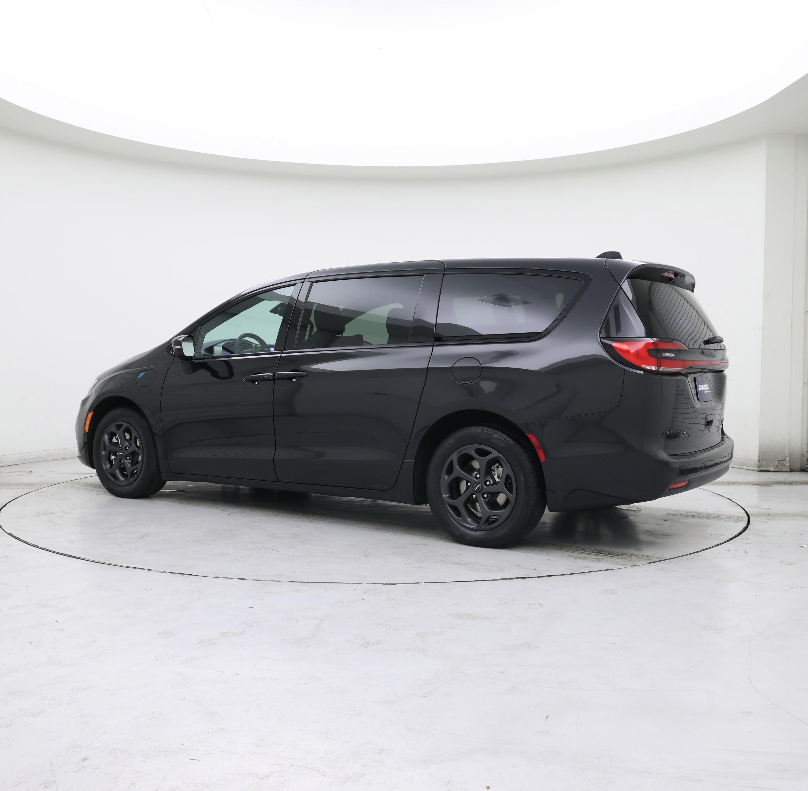 Thumbnail: 2023 Chrysler Pacifica - 6