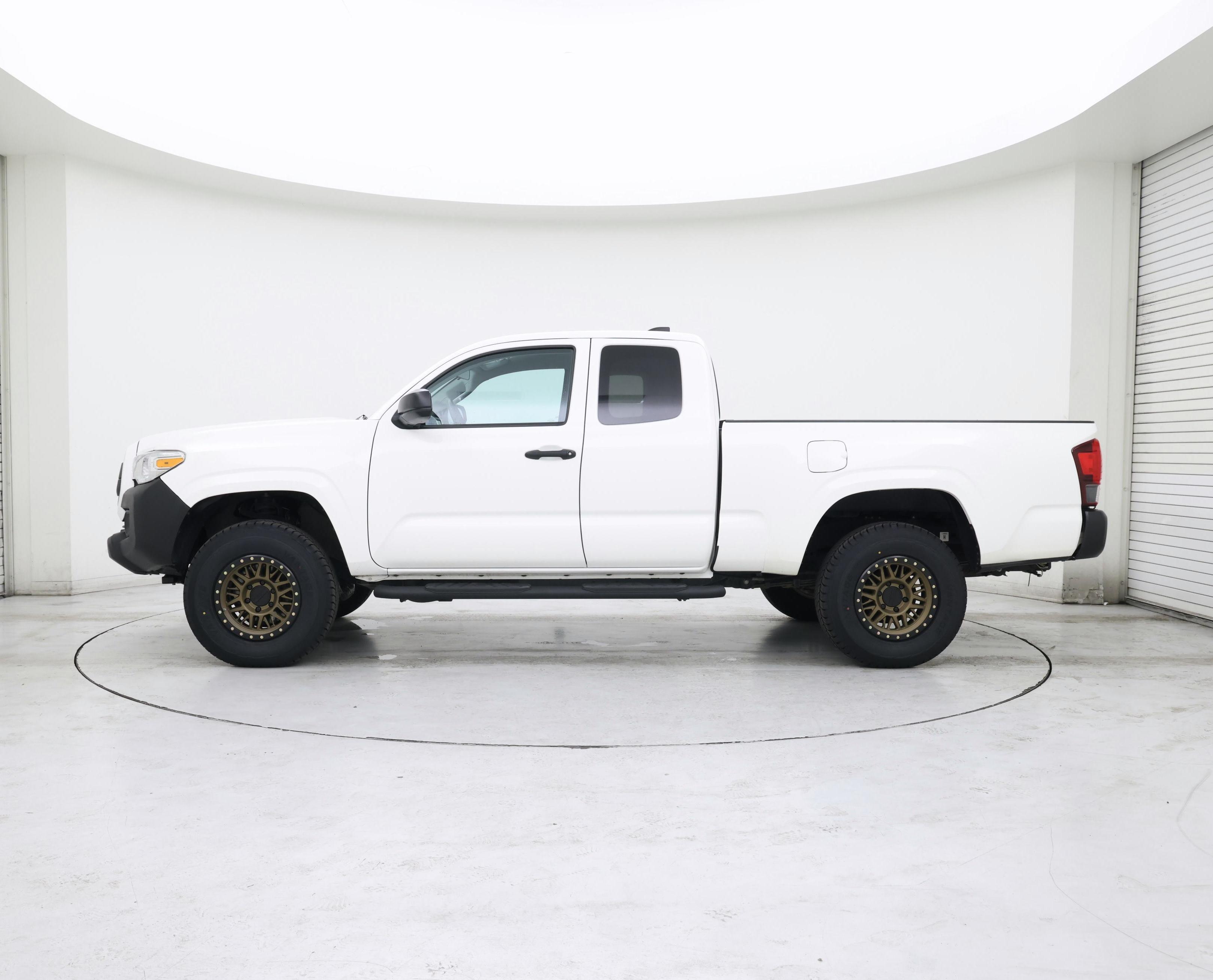 Thumbnail: 2021 Toyota Tacoma - 3