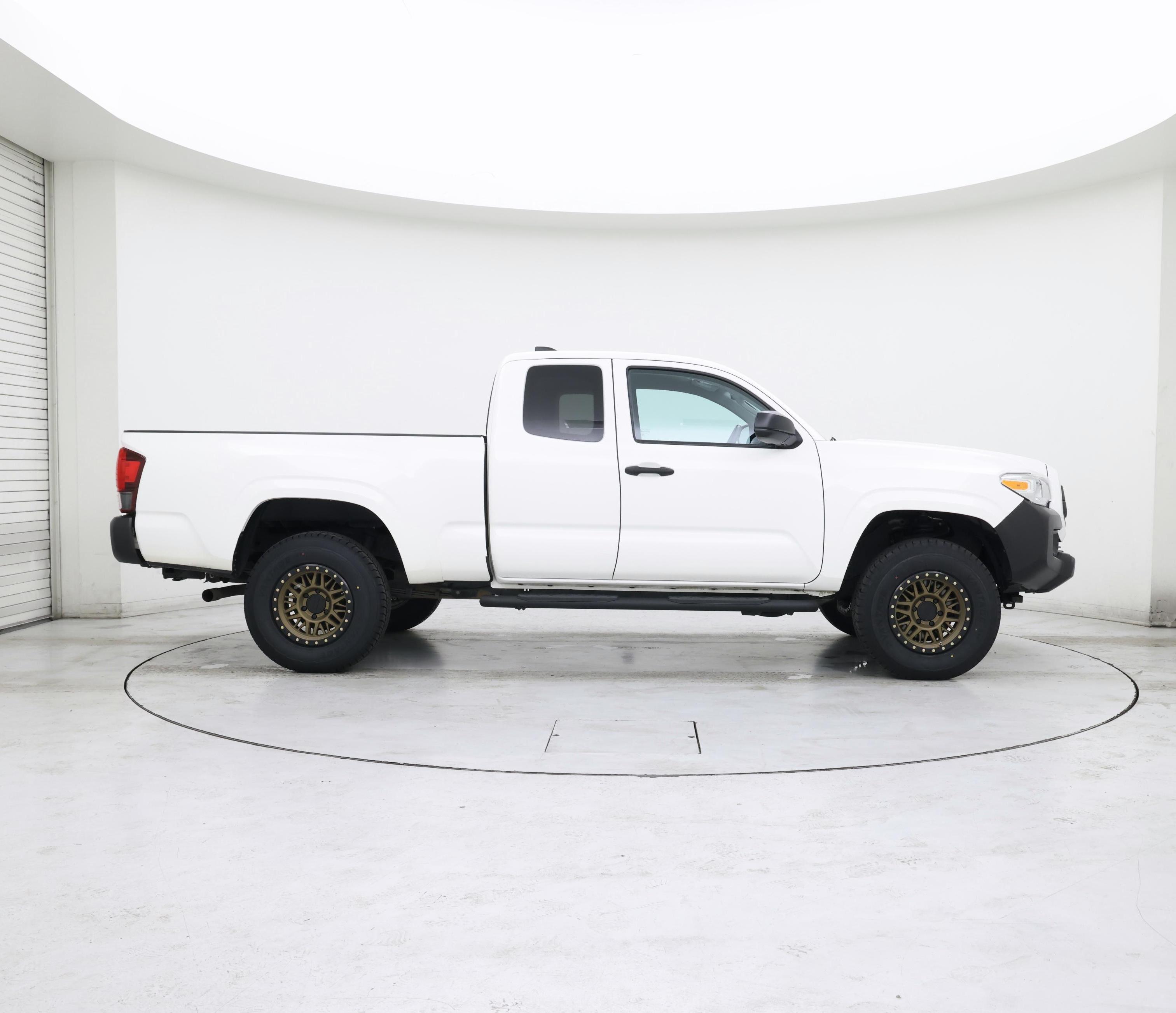 Thumbnail: 2021 Toyota Tacoma - 7