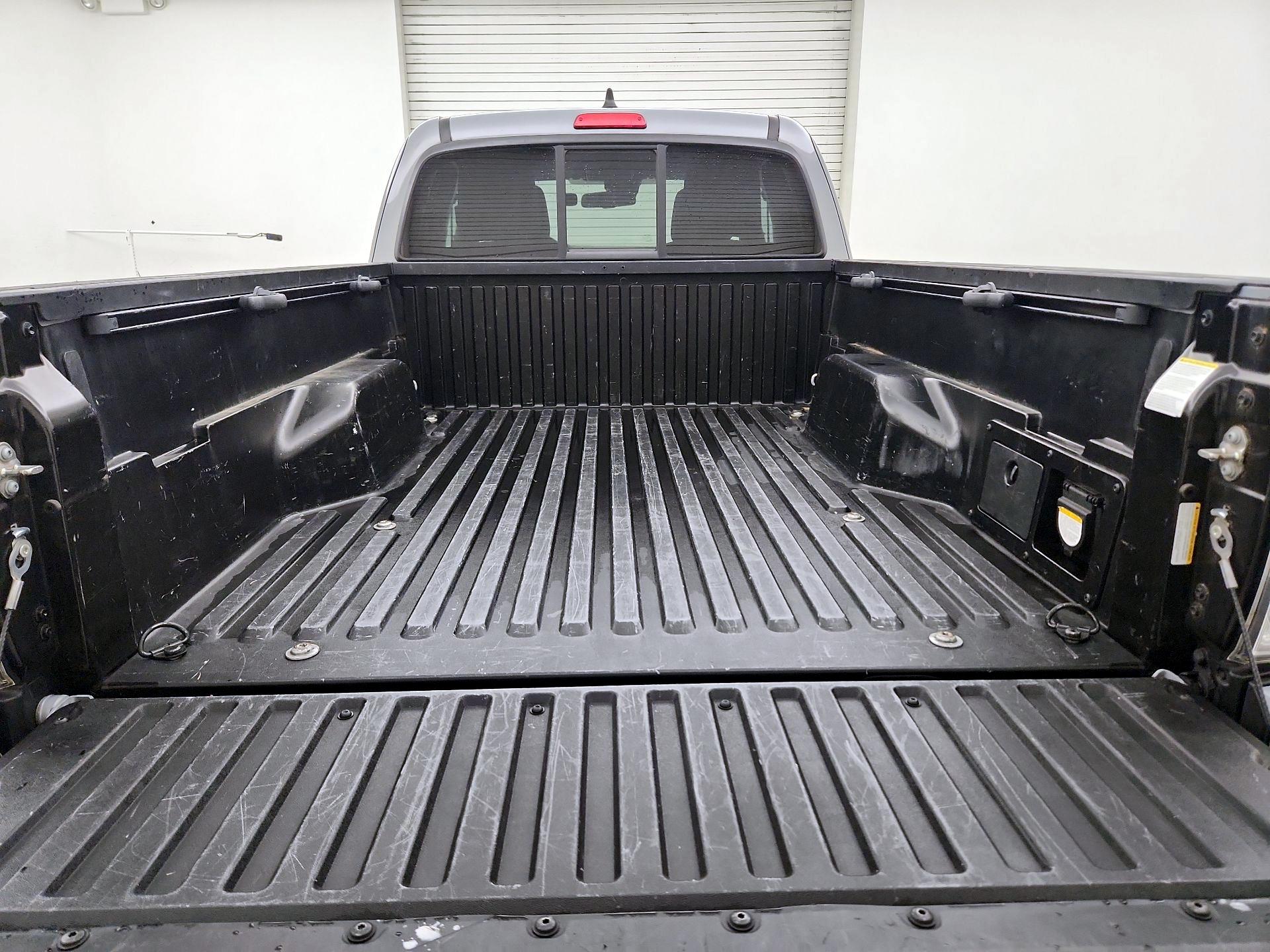 Thumbnail: 2020 Toyota Tacoma - 19