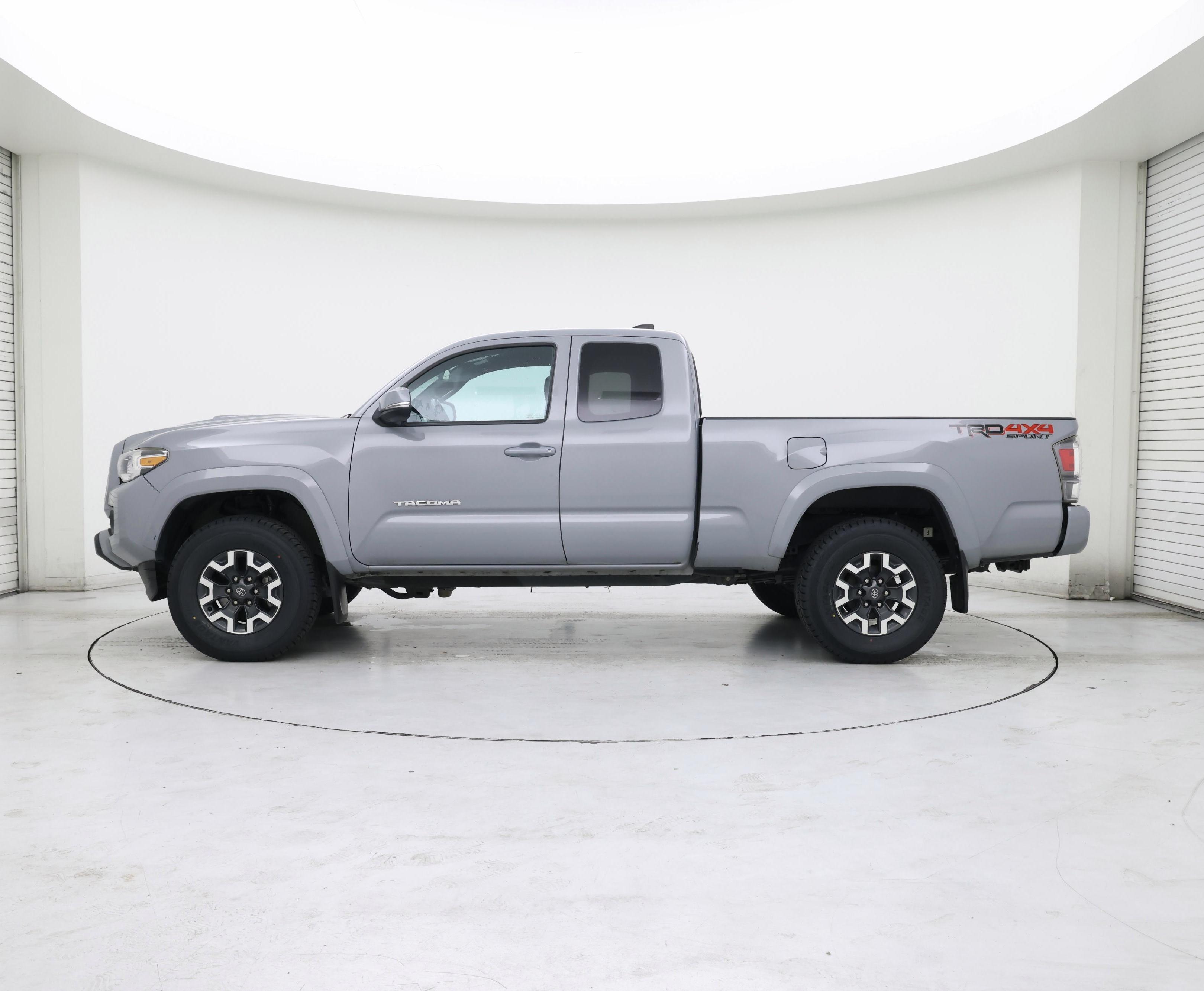Thumbnail: 2020 Toyota Tacoma - 3