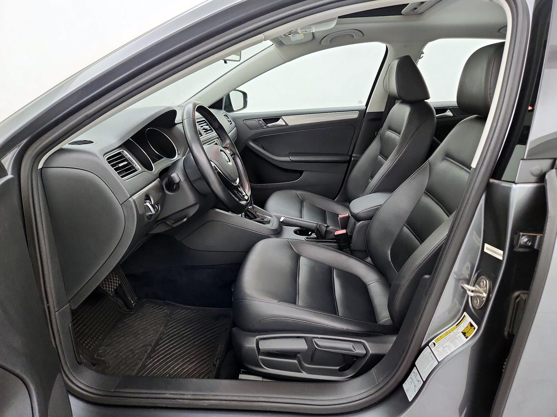 Thumbnail: 2017 Volkswagen Jetta - 11