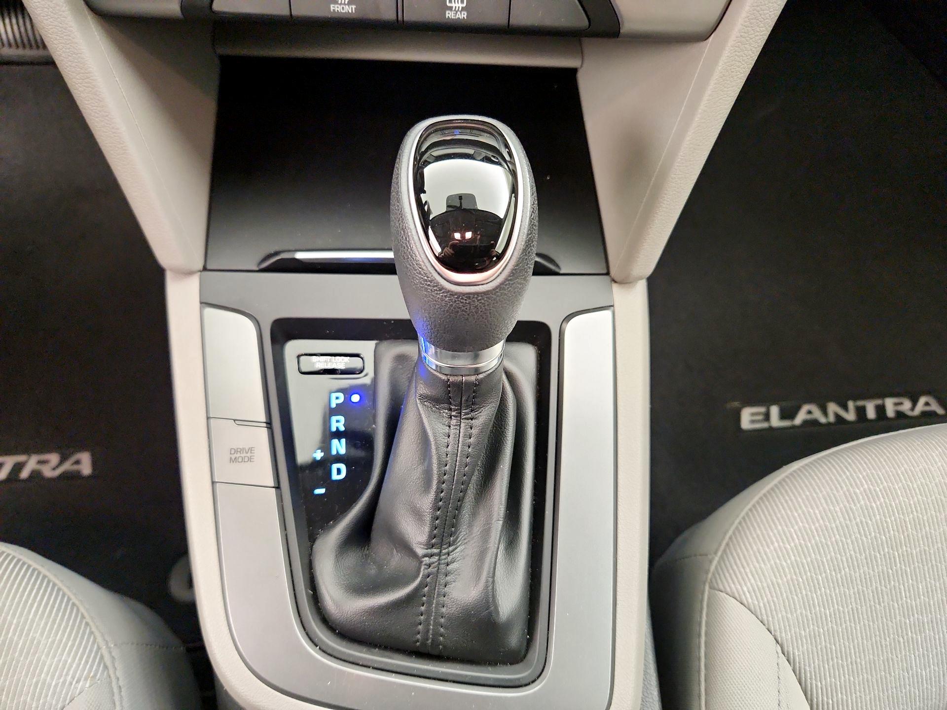 Thumbnail: 2017 Hyundai Elantra - 17