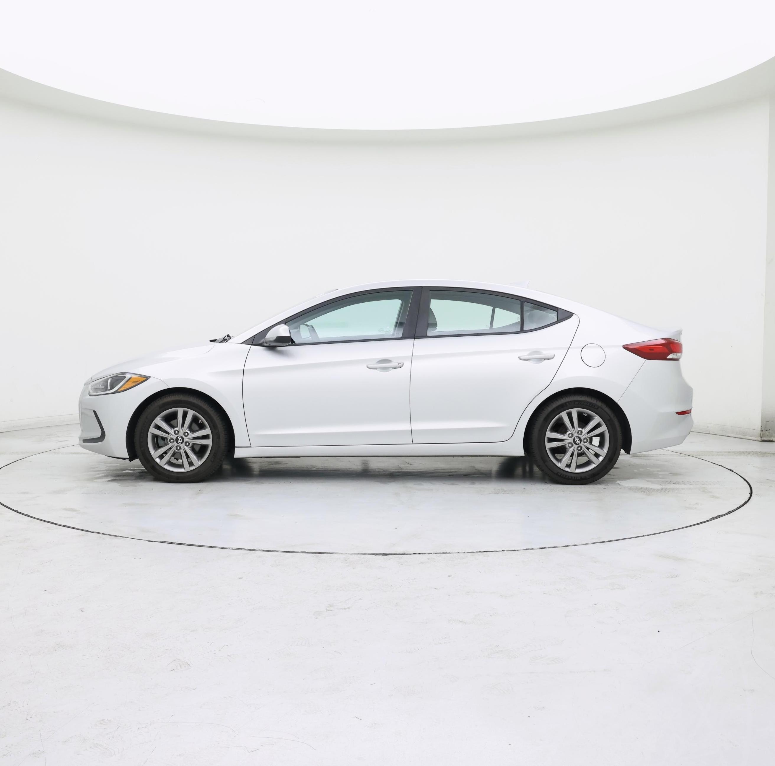Thumbnail: 2017 Hyundai Elantra - 3