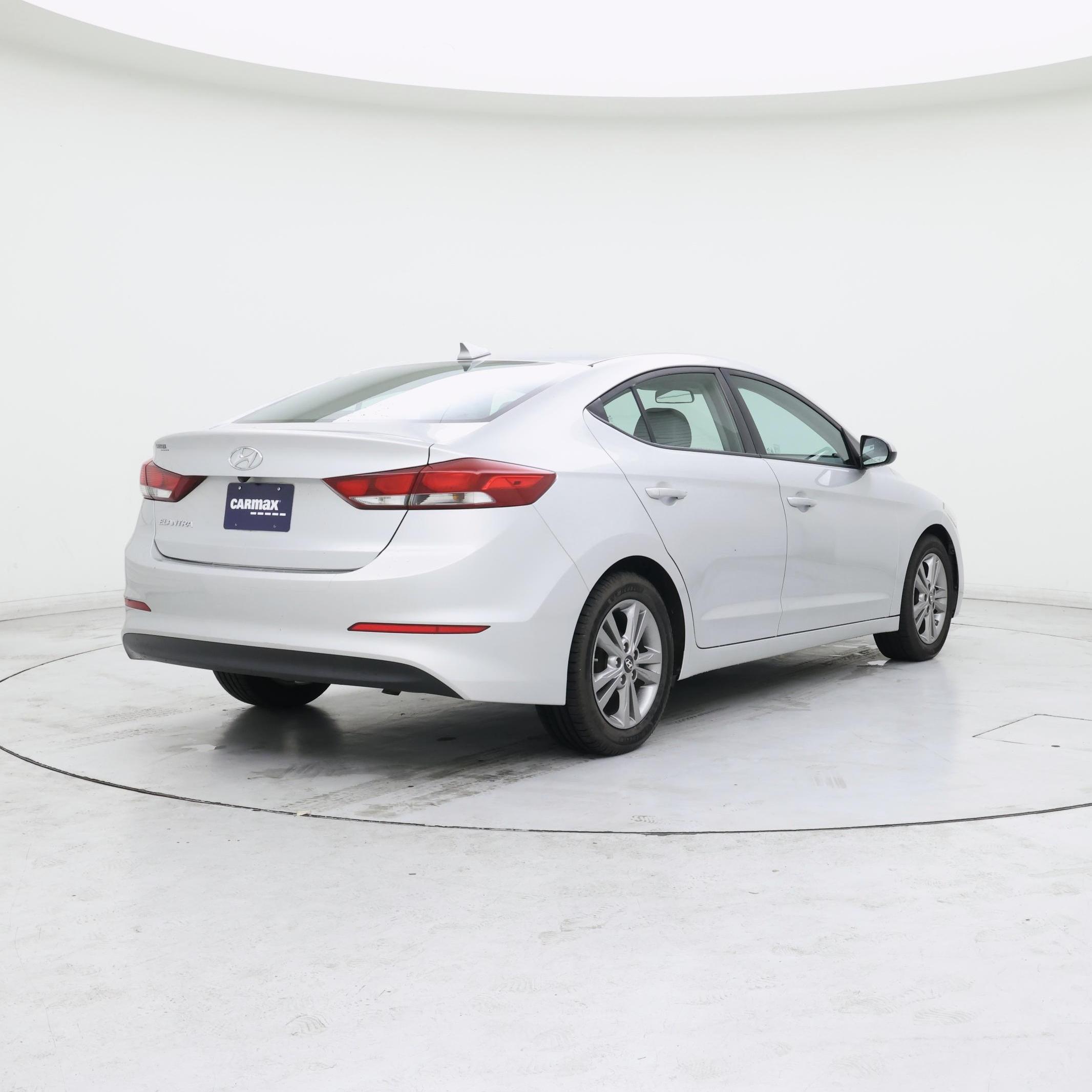 Thumbnail: 2017 Hyundai Elantra - 8
