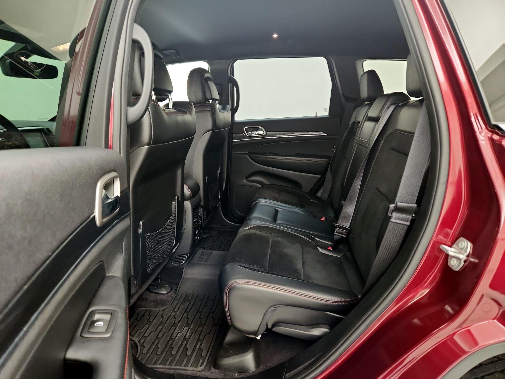Thumbnail: 2017 Jeep Grand Cherokee - 20