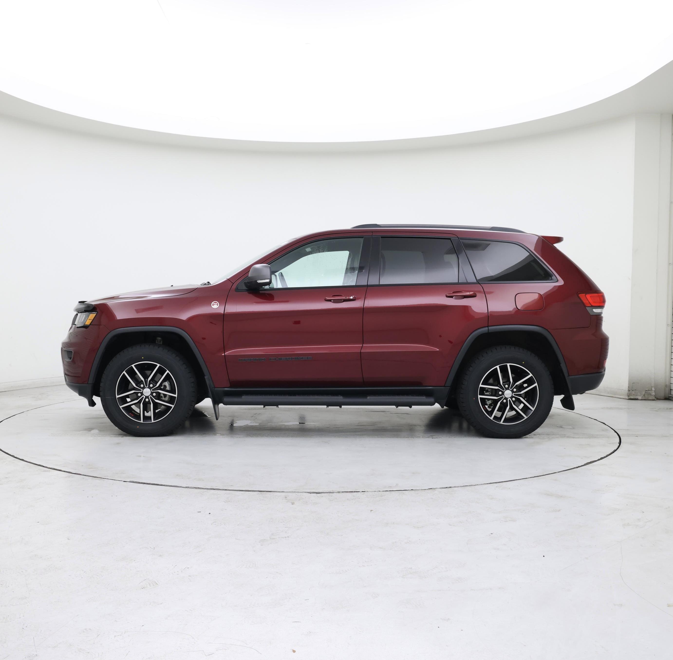 Thumbnail: 2017 Jeep Grand Cherokee - 3