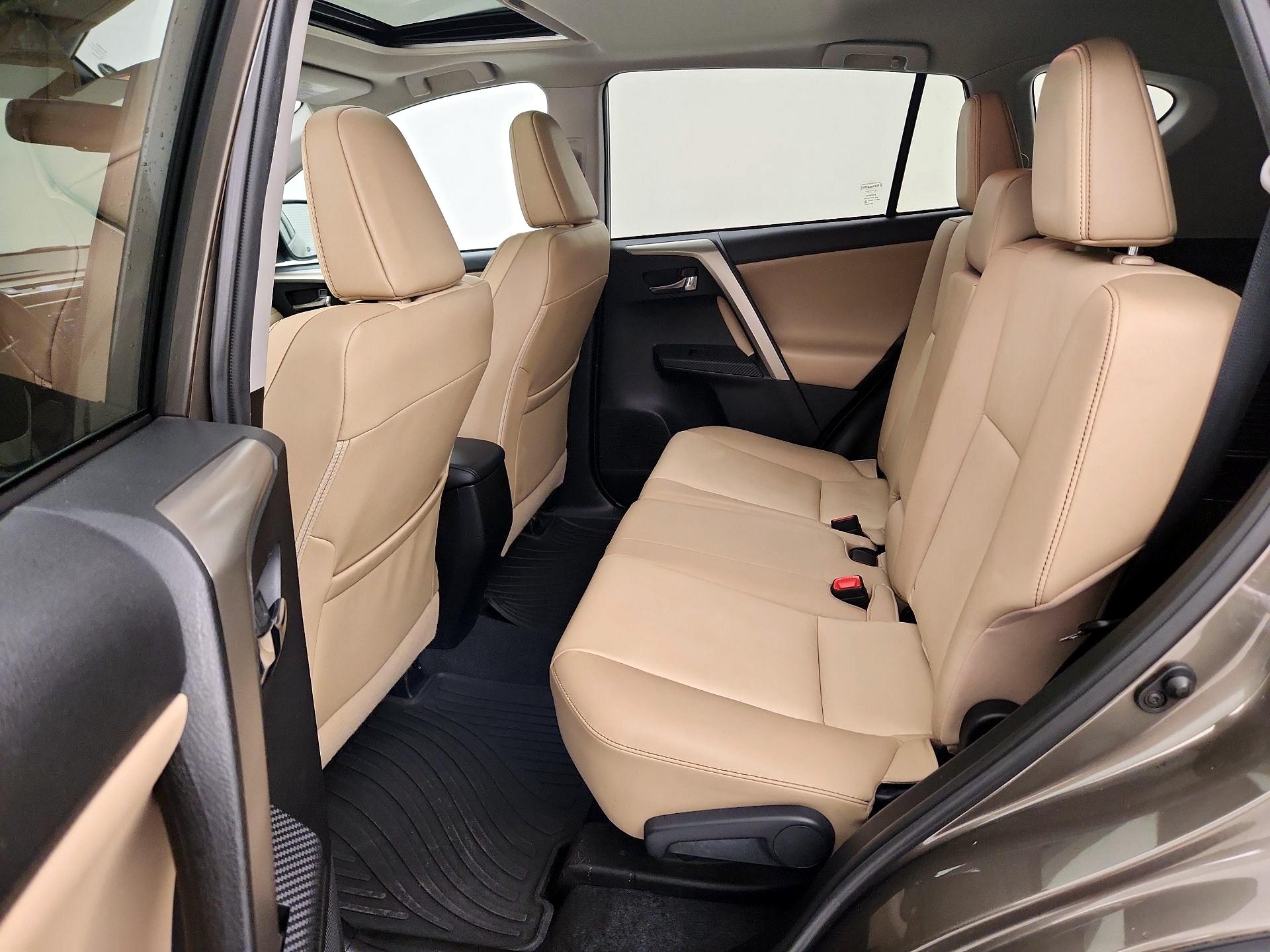Thumbnail: 2015 Toyota RAV4 - 20