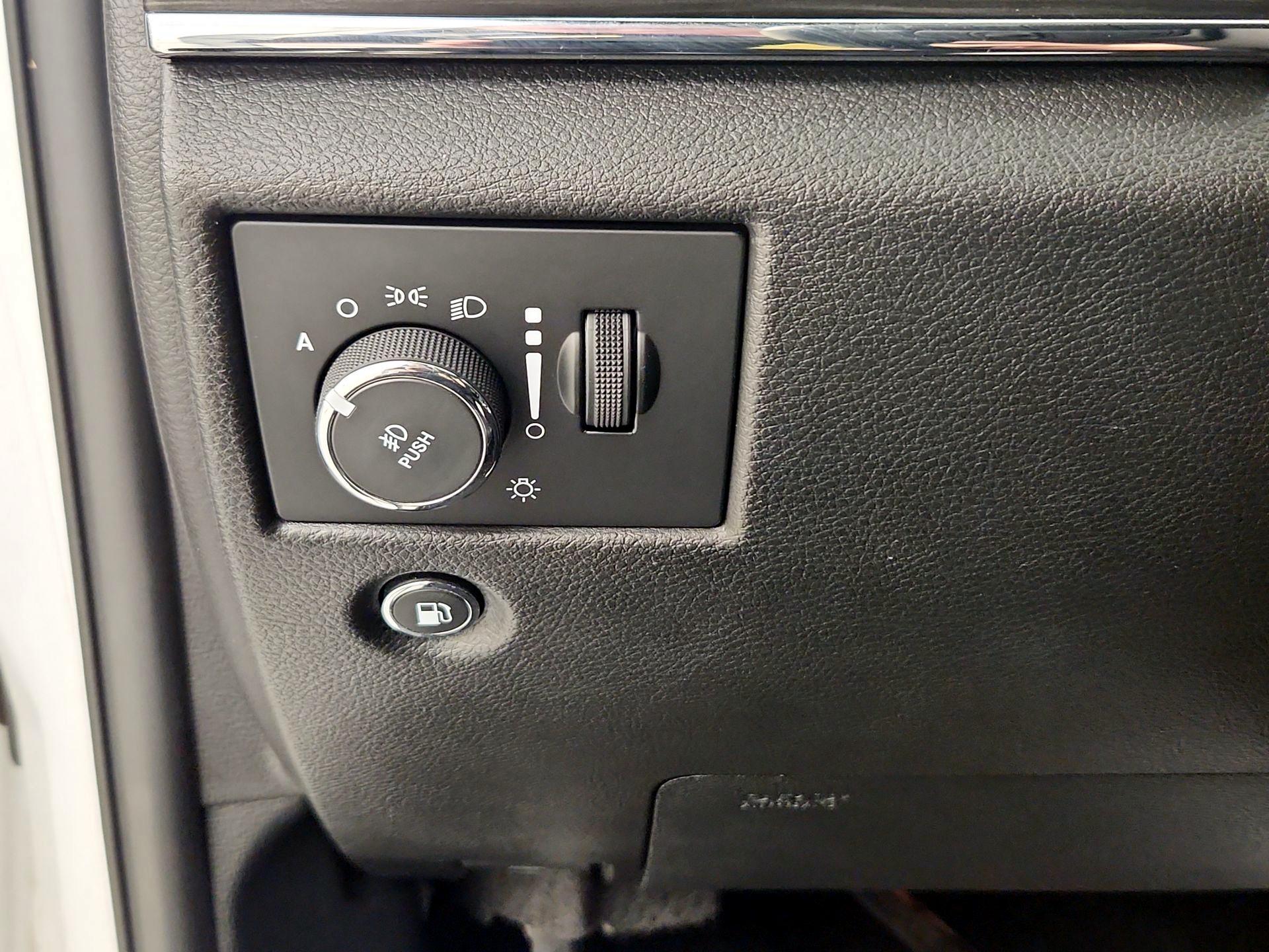 Thumbnail: 2019 Jeep Grand Cherokee - 13