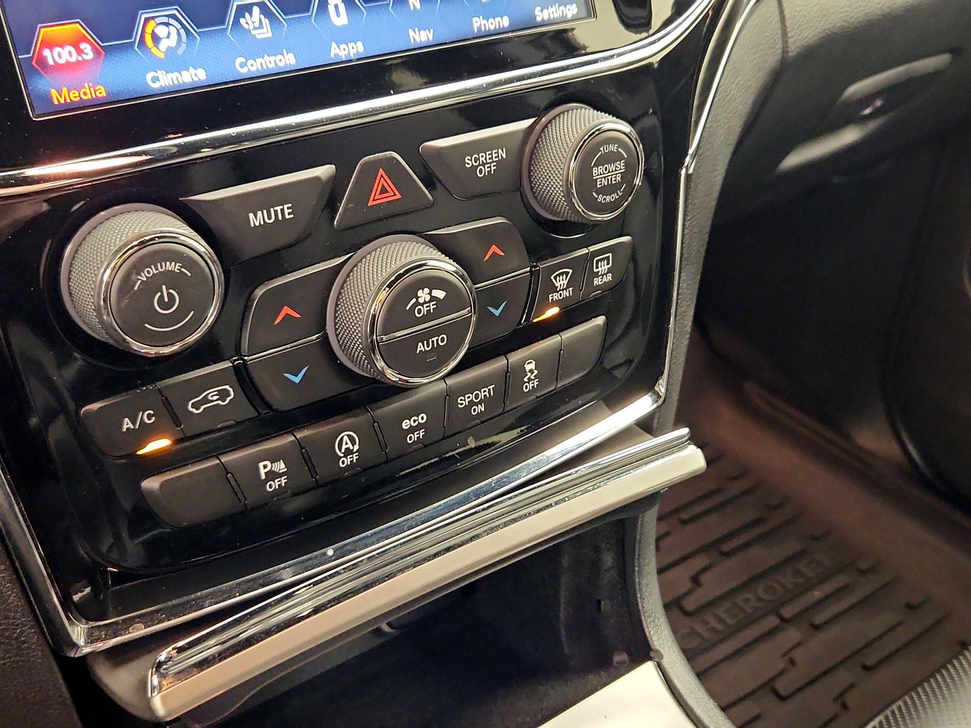 Thumbnail: 2019 Jeep Grand Cherokee - 17
