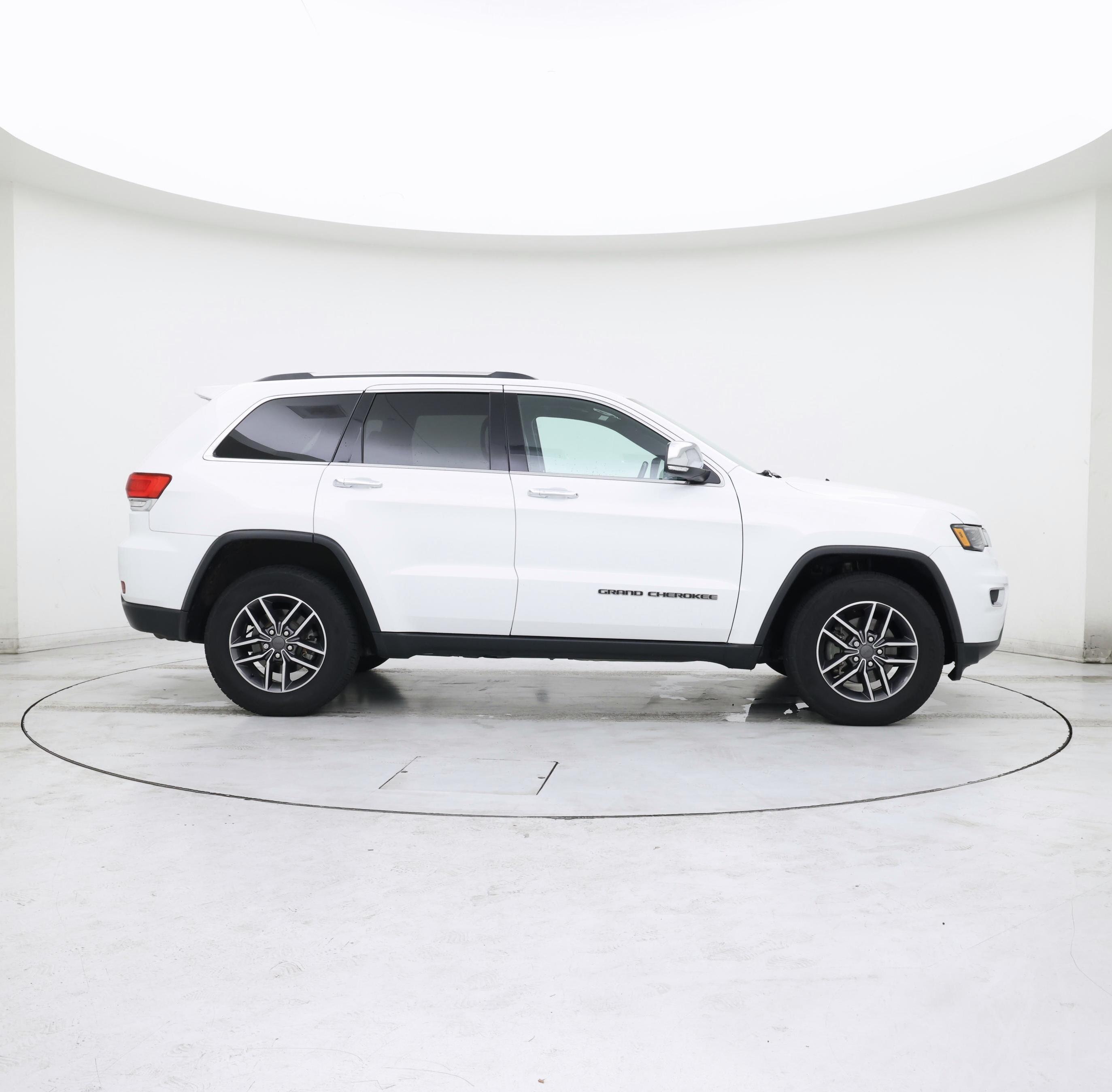 Thumbnail: 2019 Jeep Grand Cherokee - 7