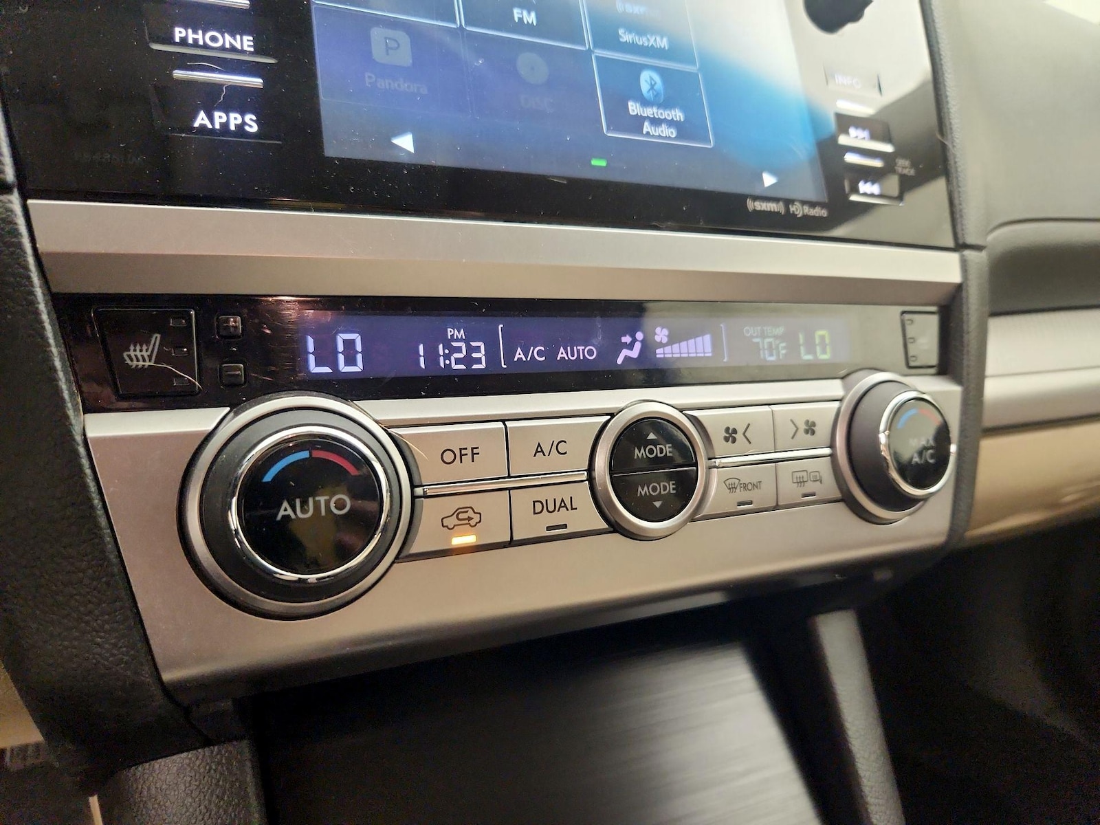 2016 Subaru Outback Premium - Photo 17