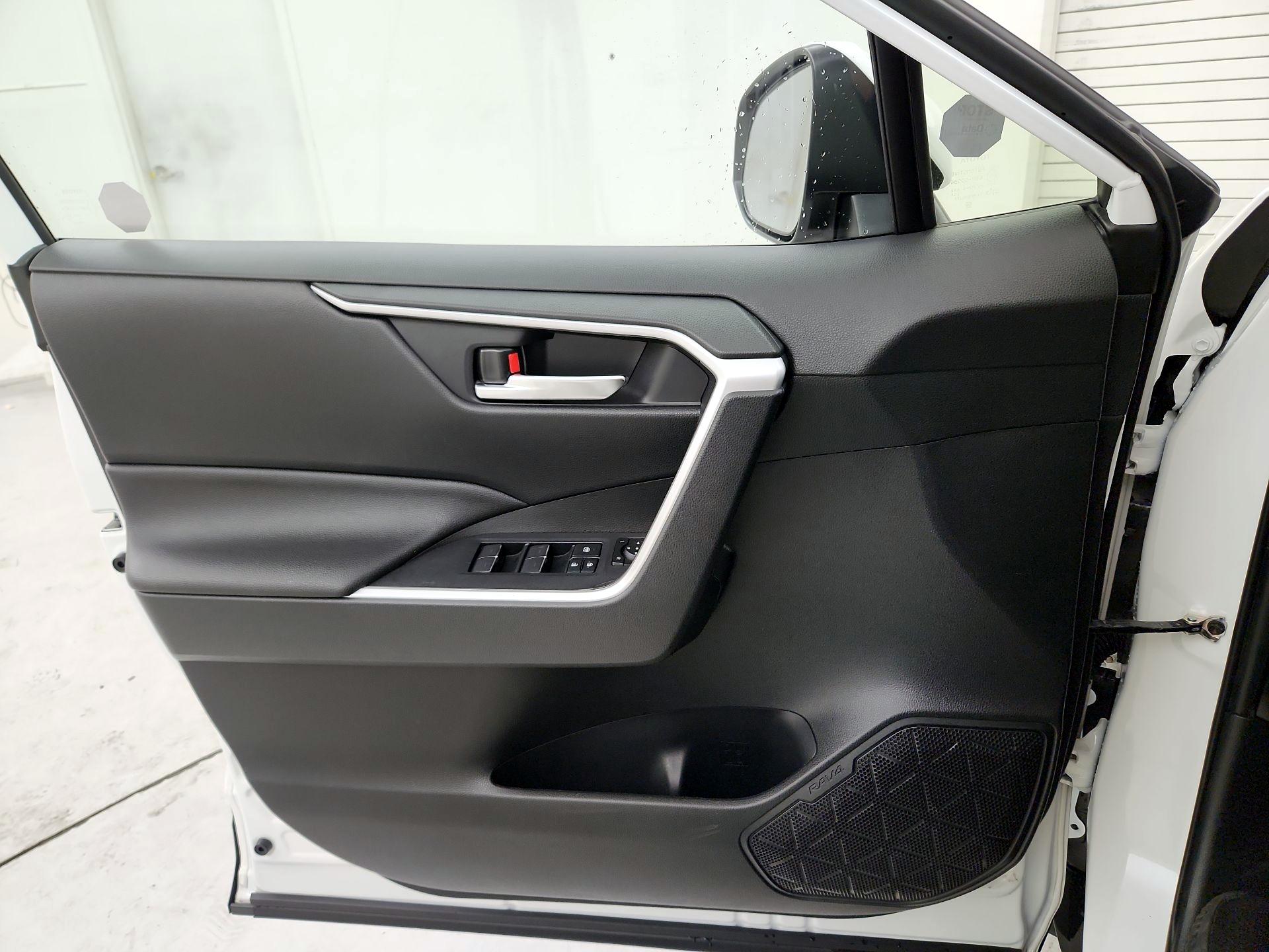 Thumbnail: 2023 Toyota RAV4 - 12